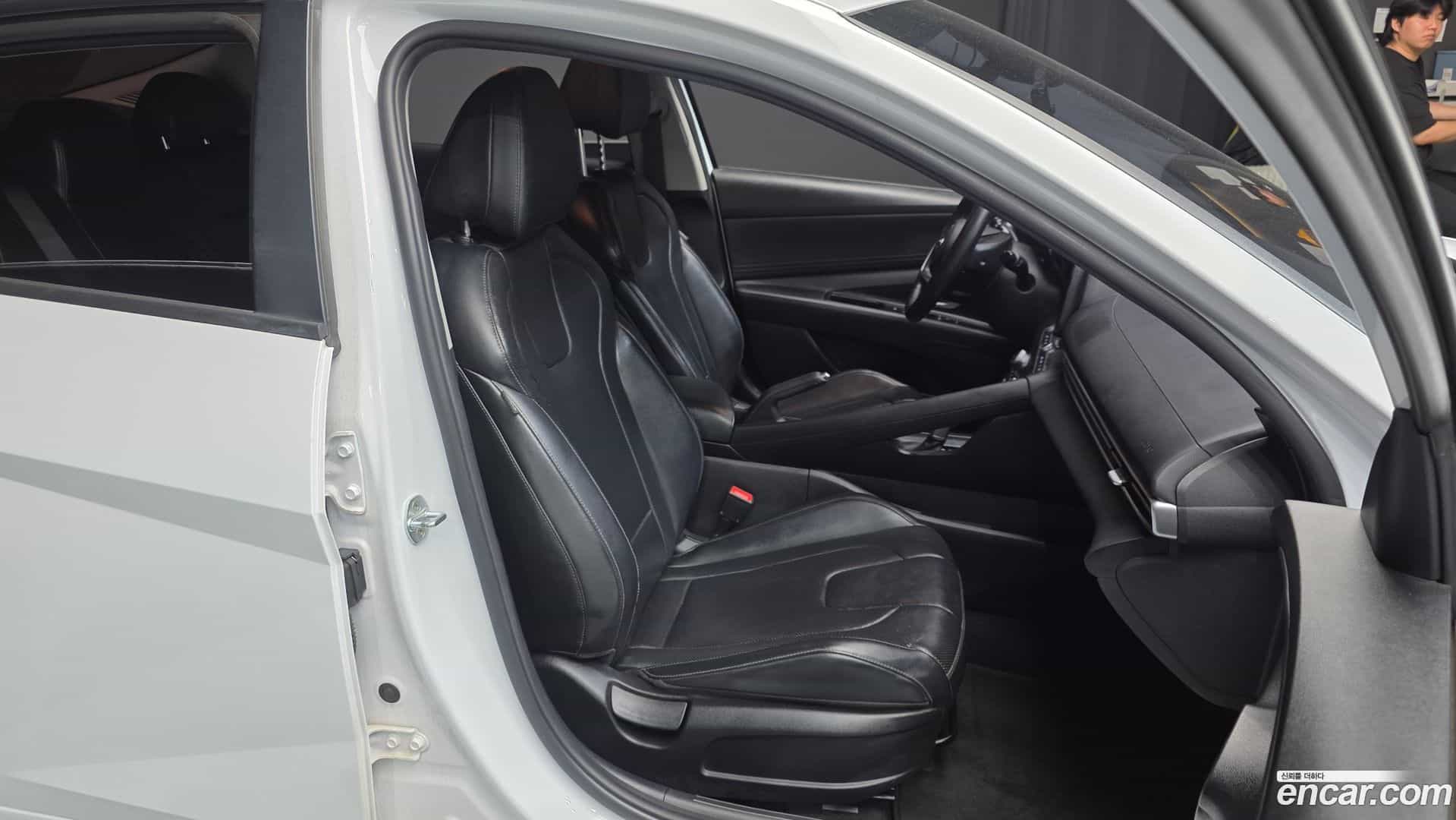 AVANTE Hyundai 2021.3-OPTION-016