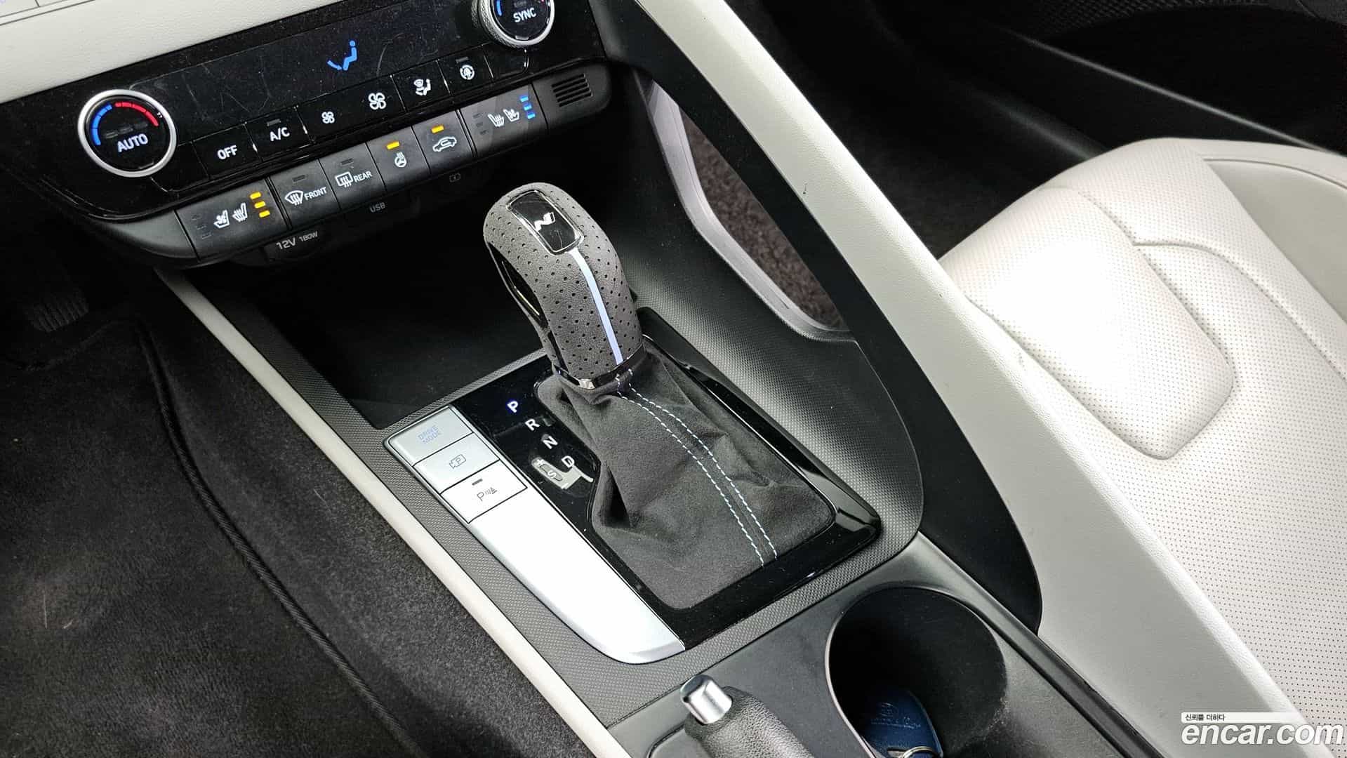 AVANTE Hyundai 2021.4-INNER-009