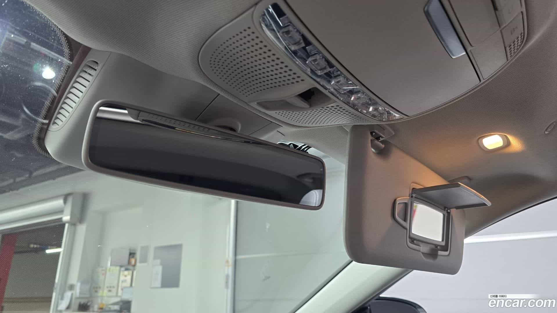 E-Class Mercedes-Benz 2018.2-OPTION-022