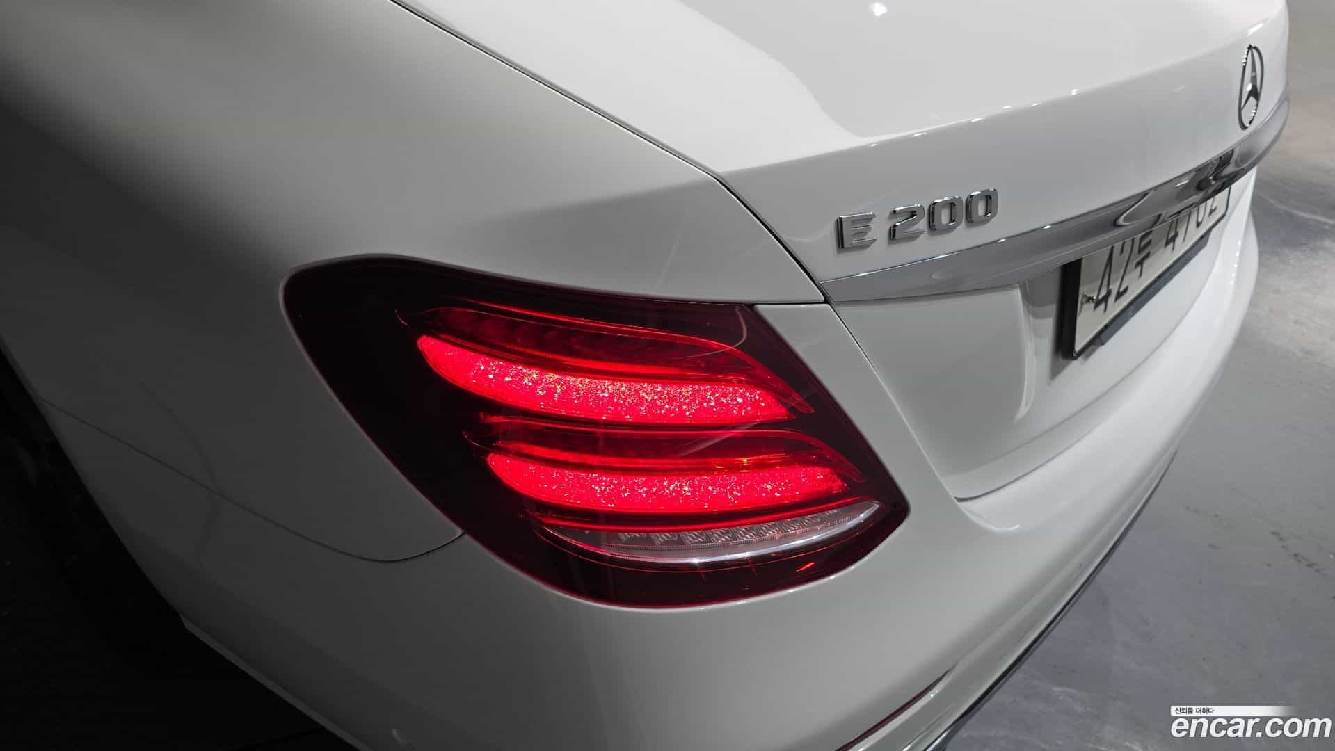 E-Class Mercedes-Benz 2018.2-OUTER-033