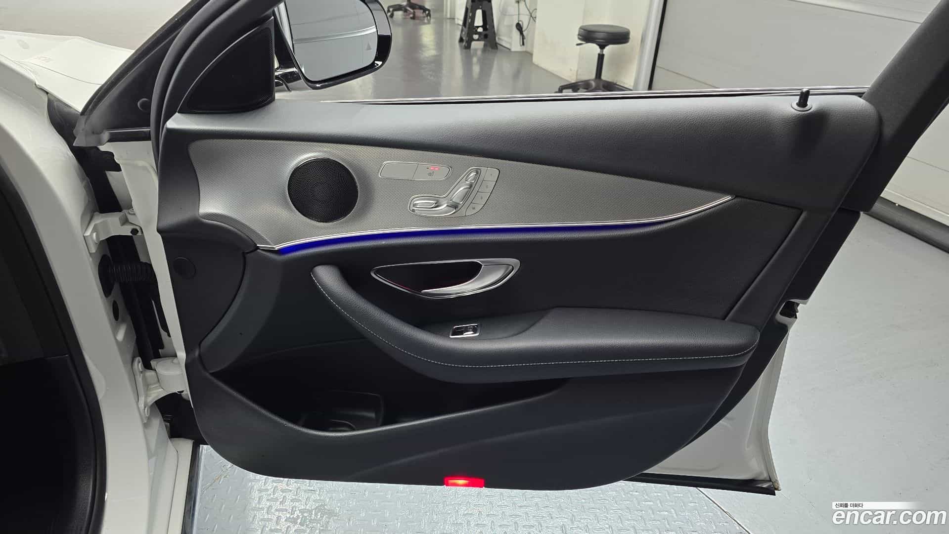 E-Class Mercedes-Benz 2018.2-INNER-035