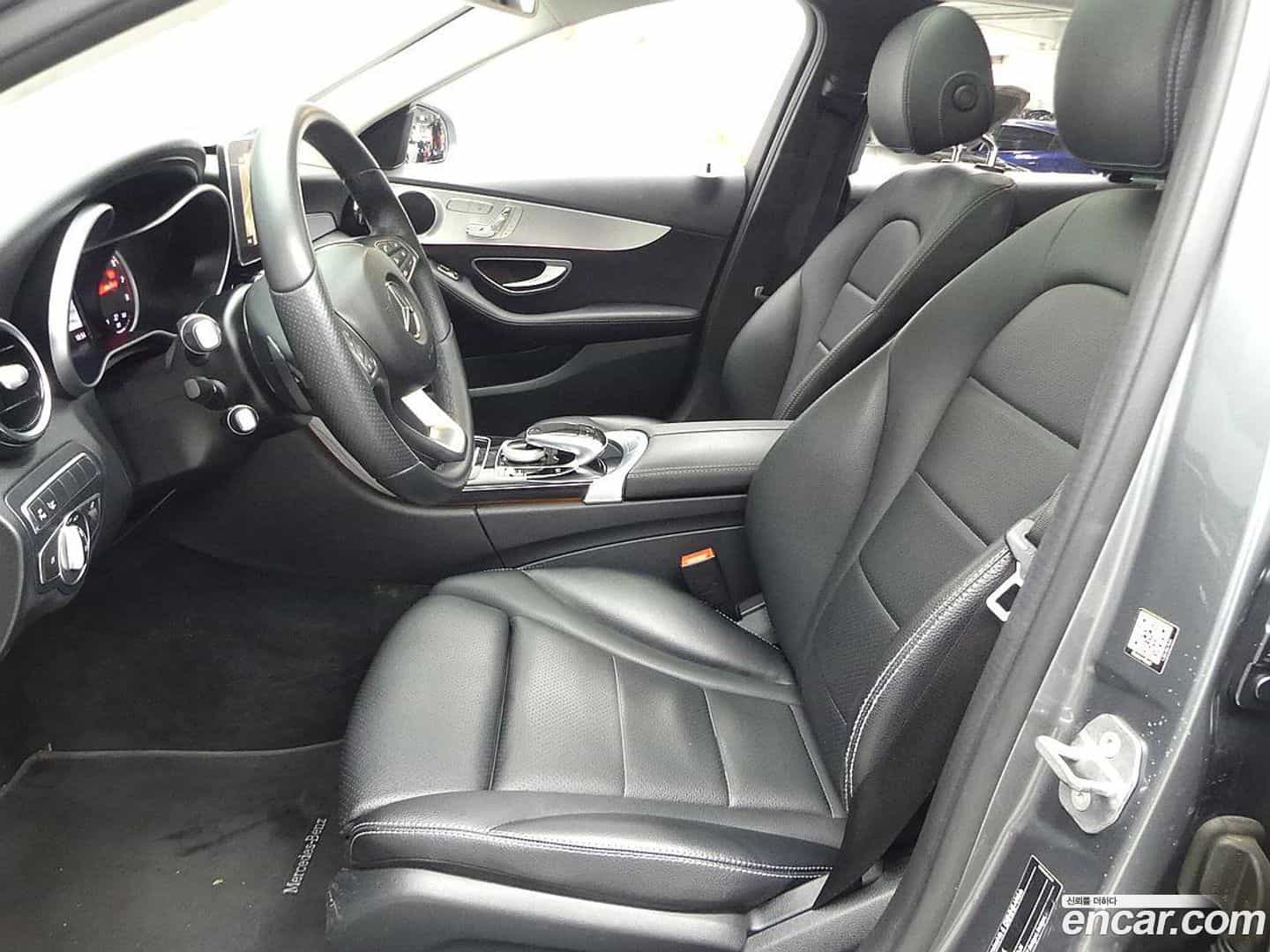 C-Class Mercedes-Benz 2017.5-INNER-010