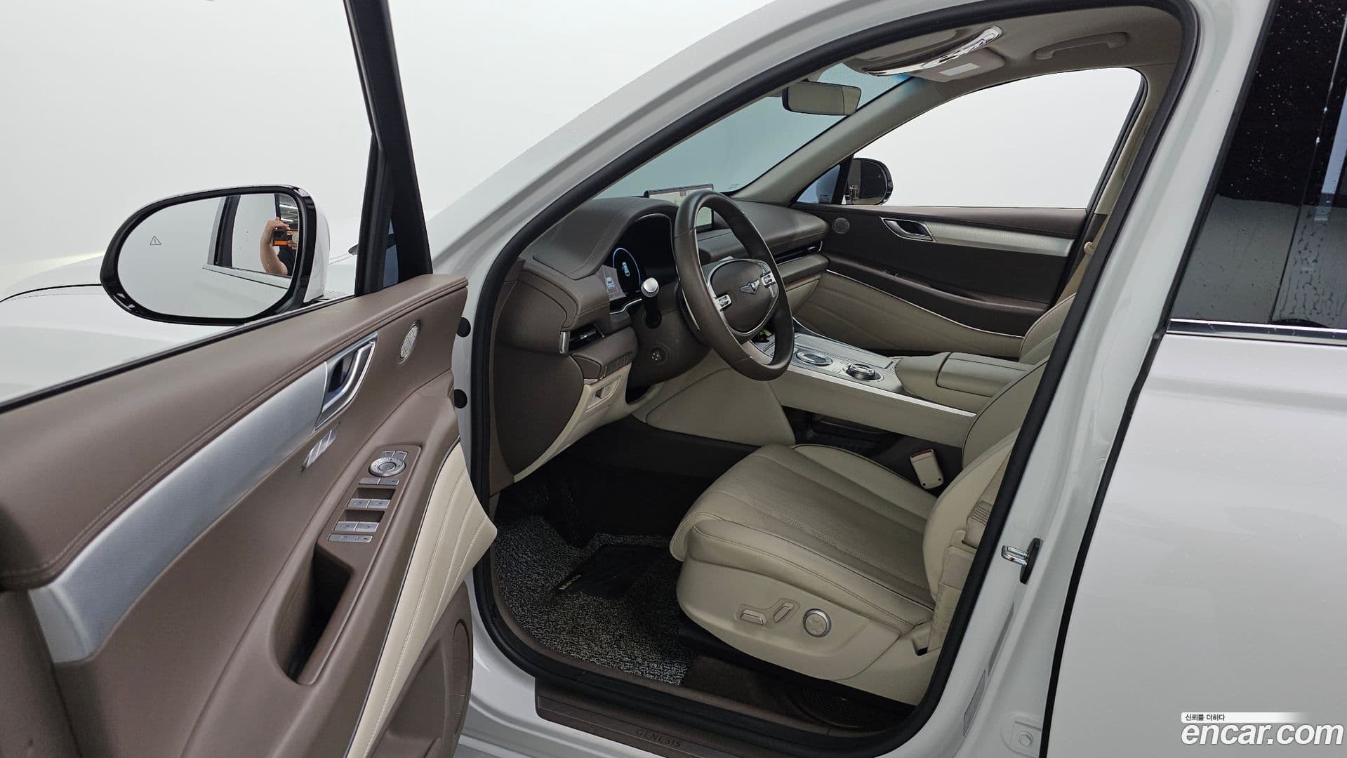 Main__Slider__Photo:GV80 Genesis 2022.2-9