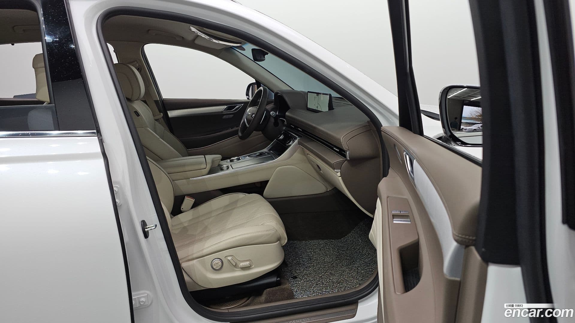 Main__Slider__Photo:GV80 Genesis 2022.2-17