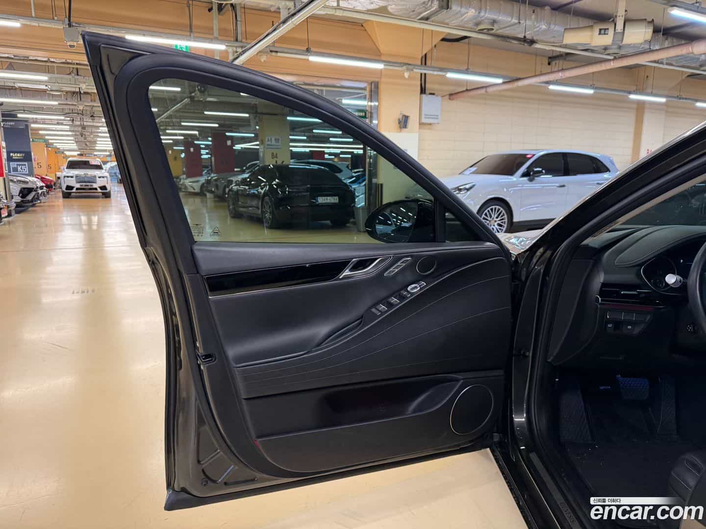 G80 Genesis 2022.2-INNER-010