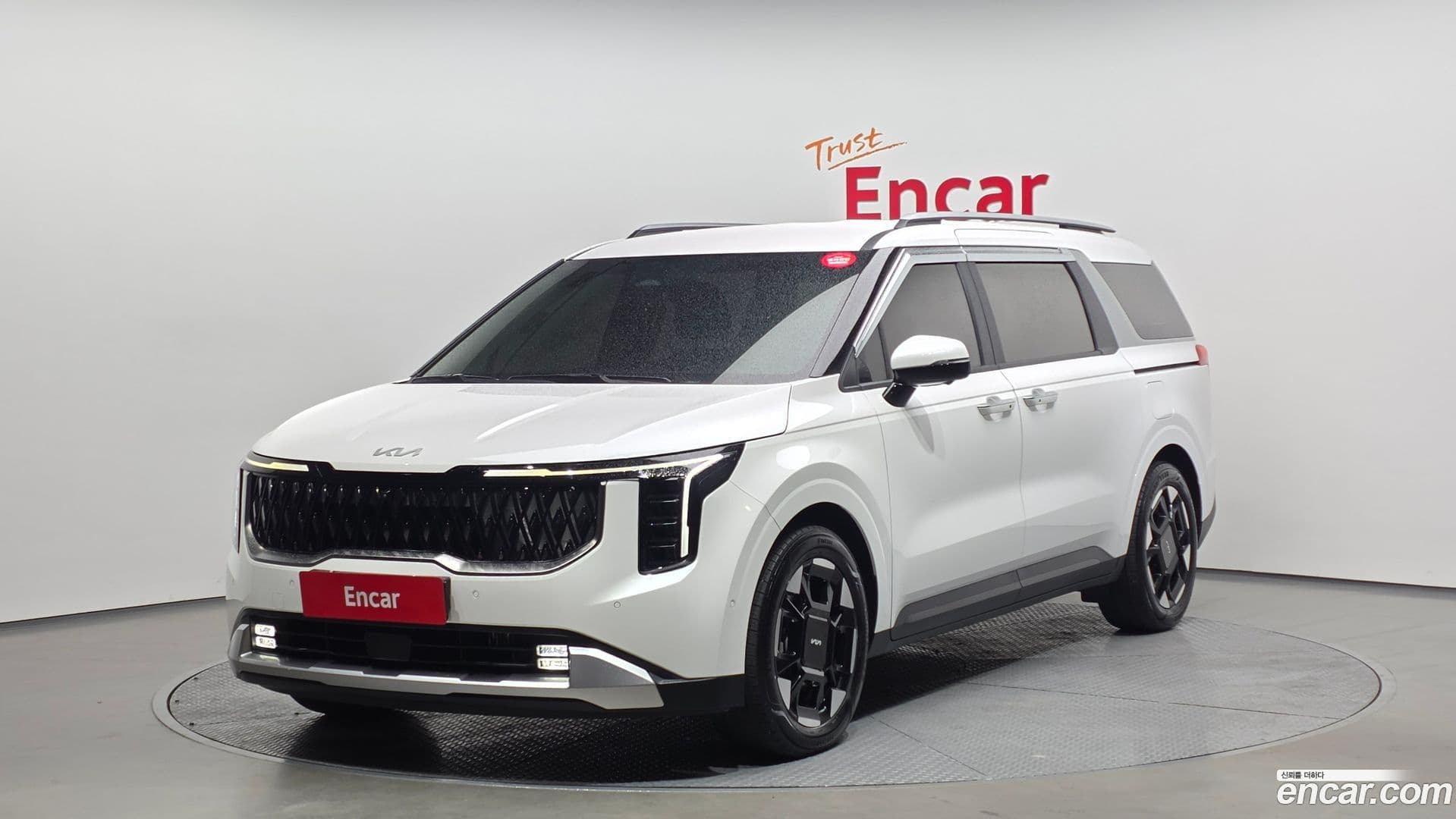 Main__Slider__Photo:Canival Kia 2024.3-0