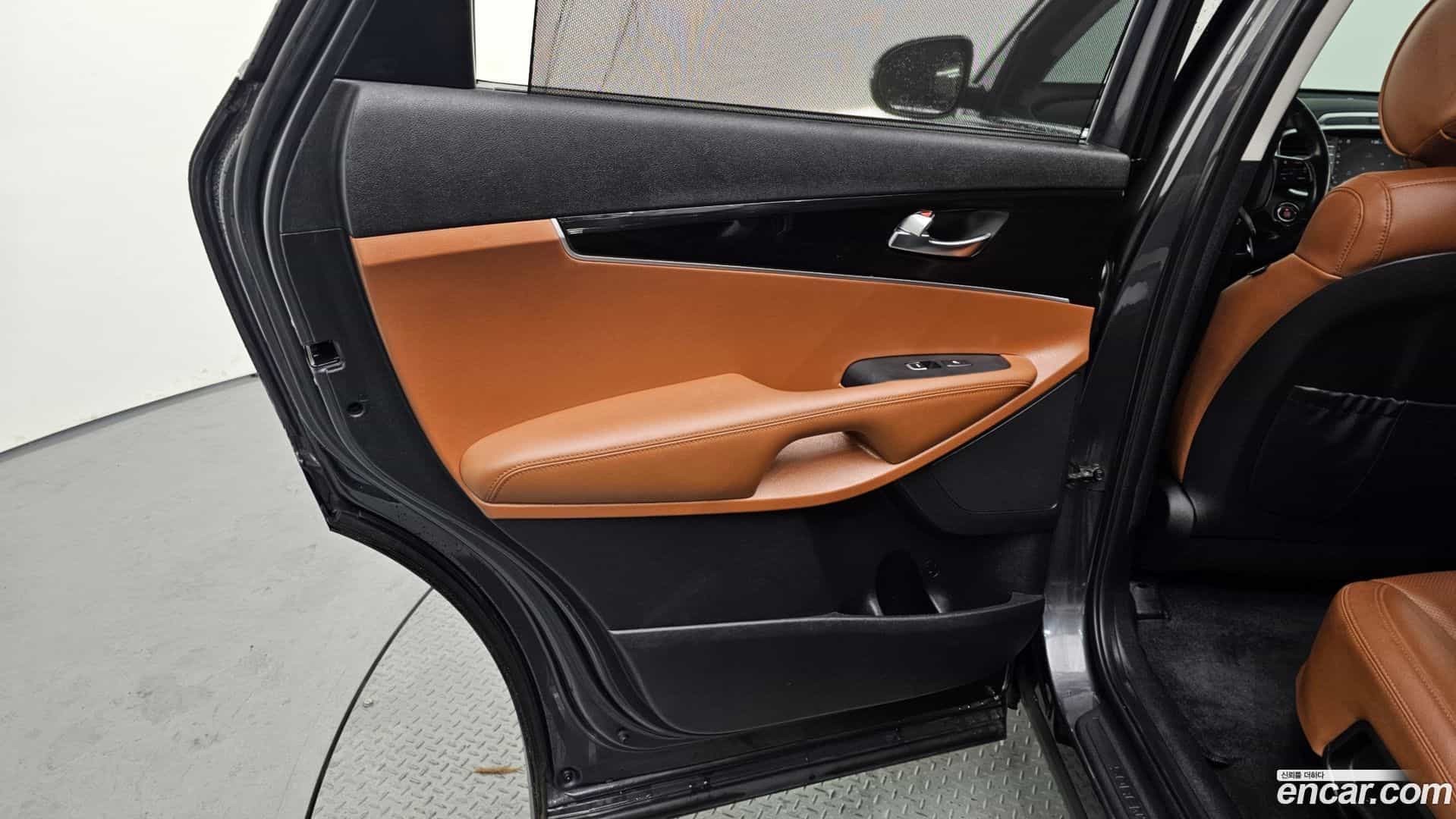 Sorento Kia 2018.2-INNER-035