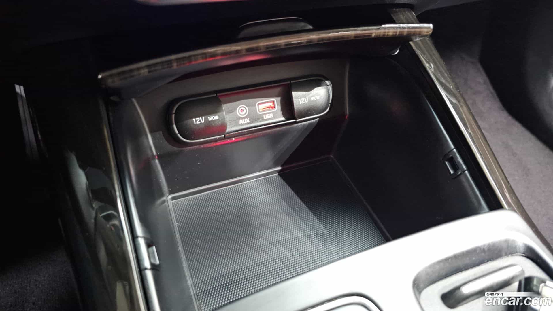 Sorento Kia 2018.2-OPTION-043