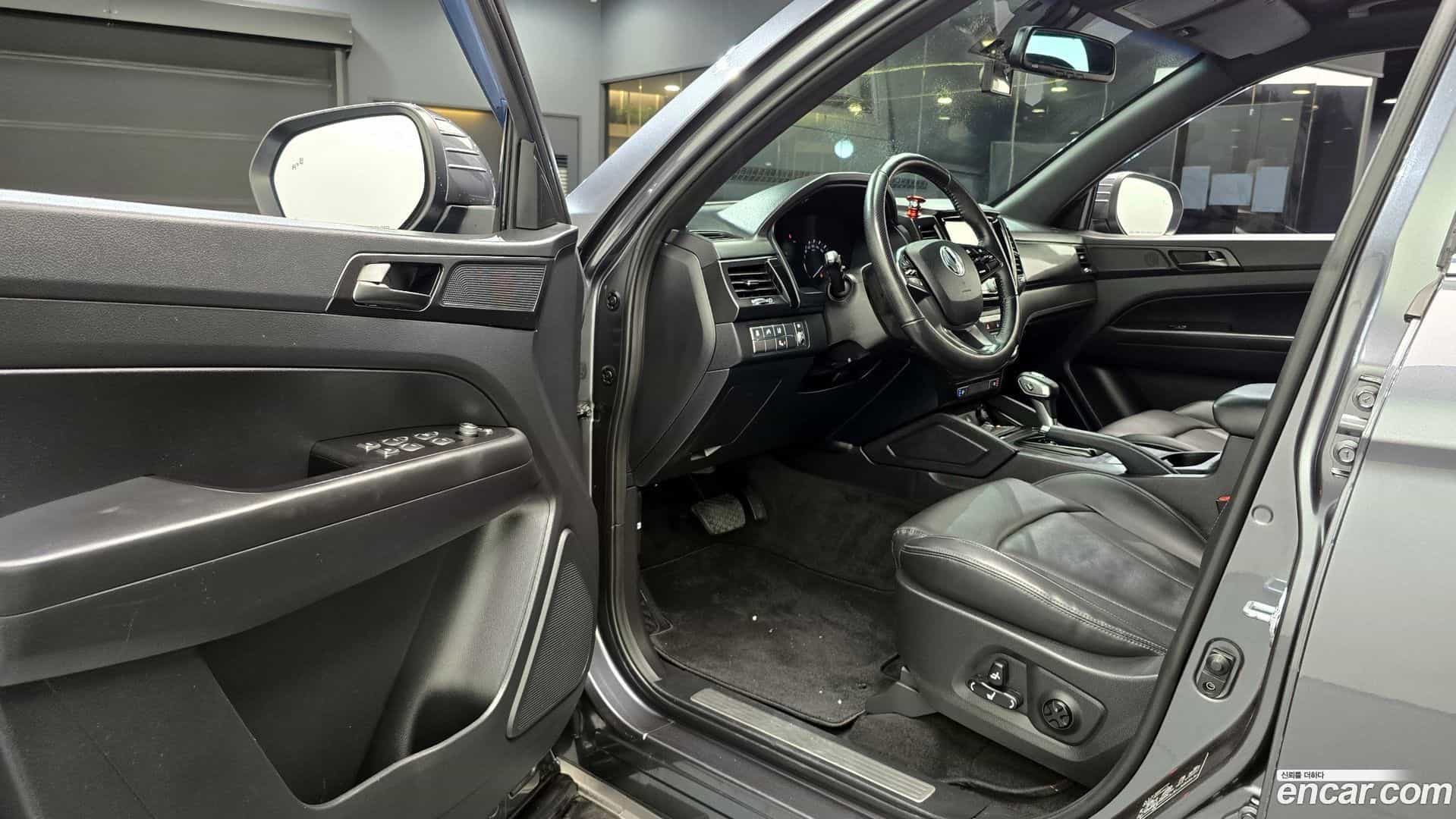 Rexton KG Mobility 2020.1-INNER-010