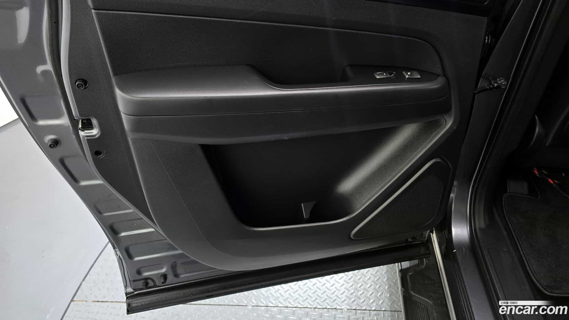 Rexton KG Mobility 2020.1-INNER-035