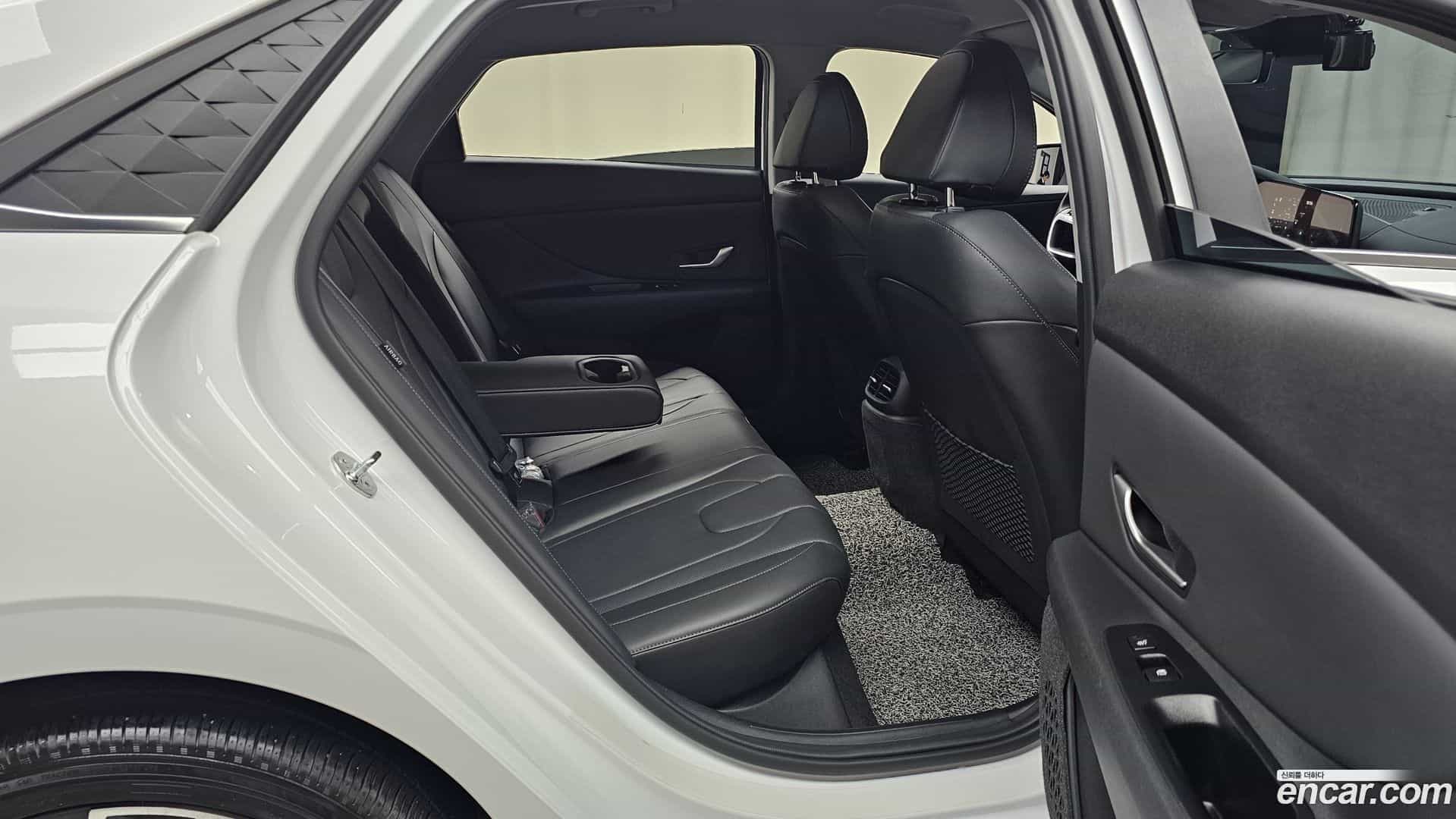 AVANTE Hyundai 2023.9-OPTION-015