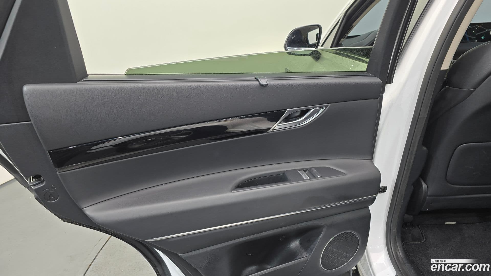 Main__Slider__Photo:GV80 Genesis 2020.8-24