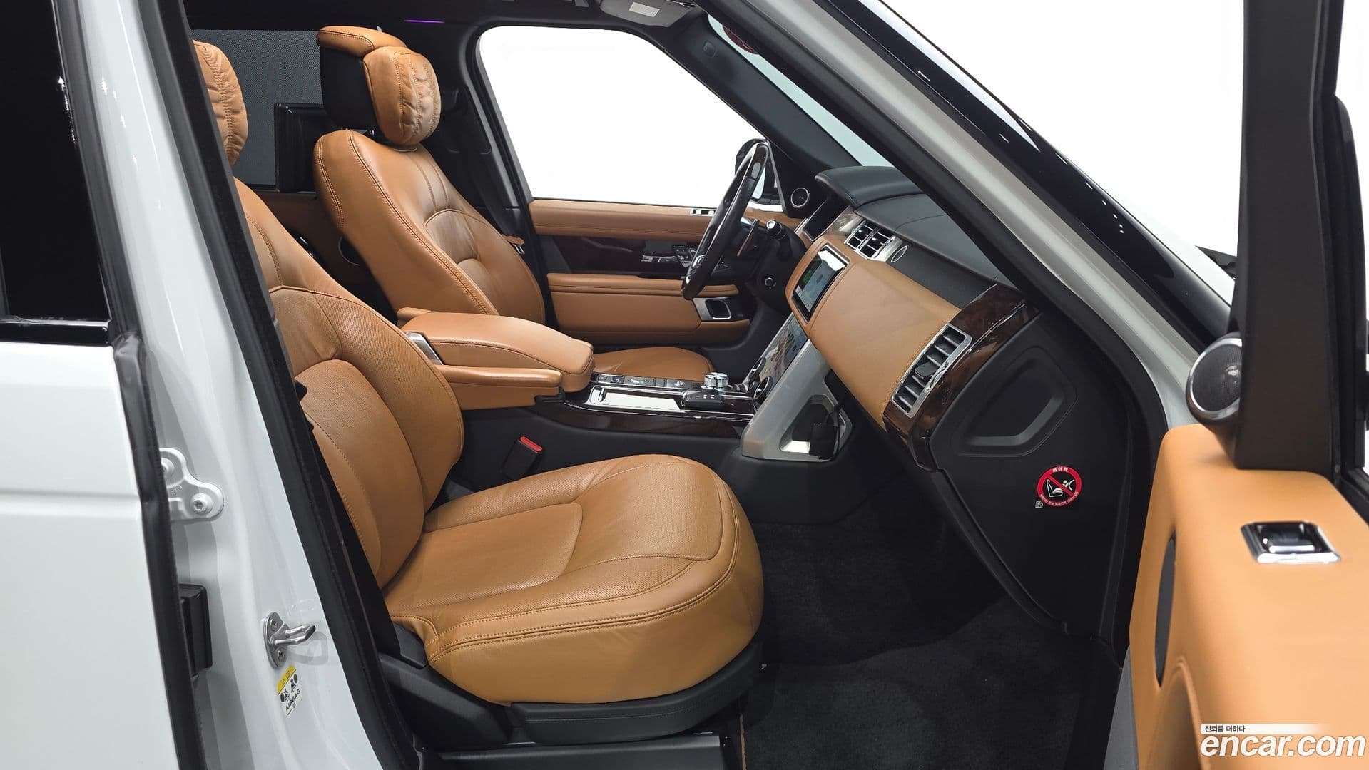 Main__Slider__Photo:Range Rover Land Rover 2019.7-9