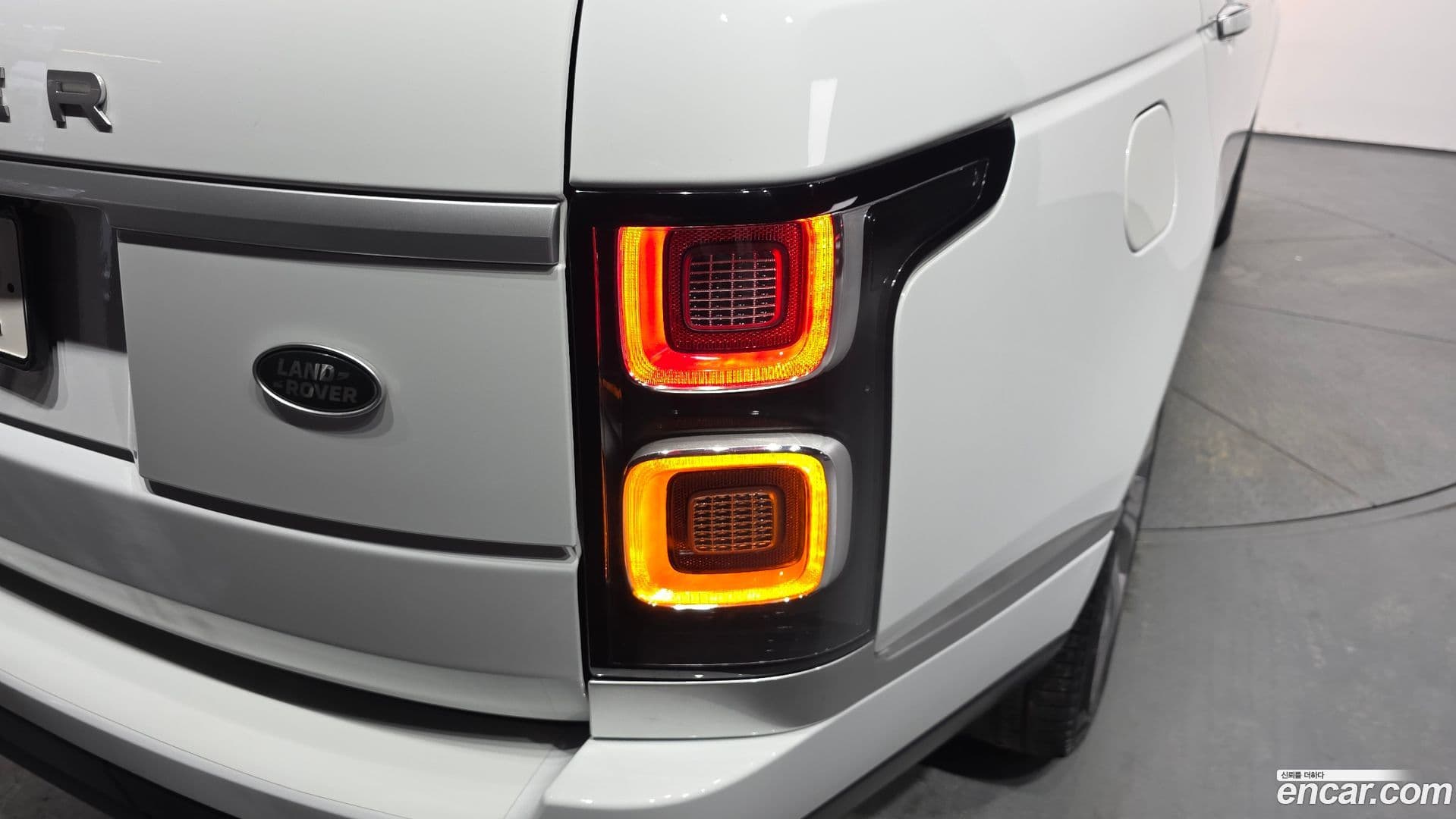 Main__Slider__Photo:Range Rover Land Rover 2019.7-22