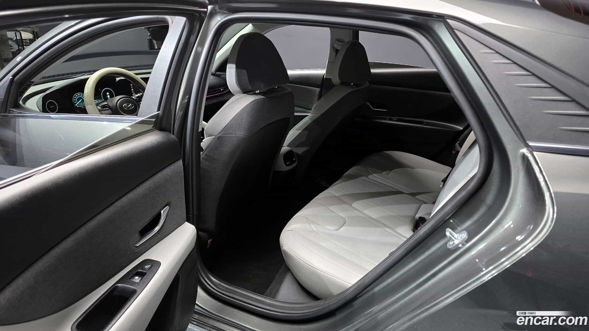 AVANTE Hyundai 2021.9-INNER-036
