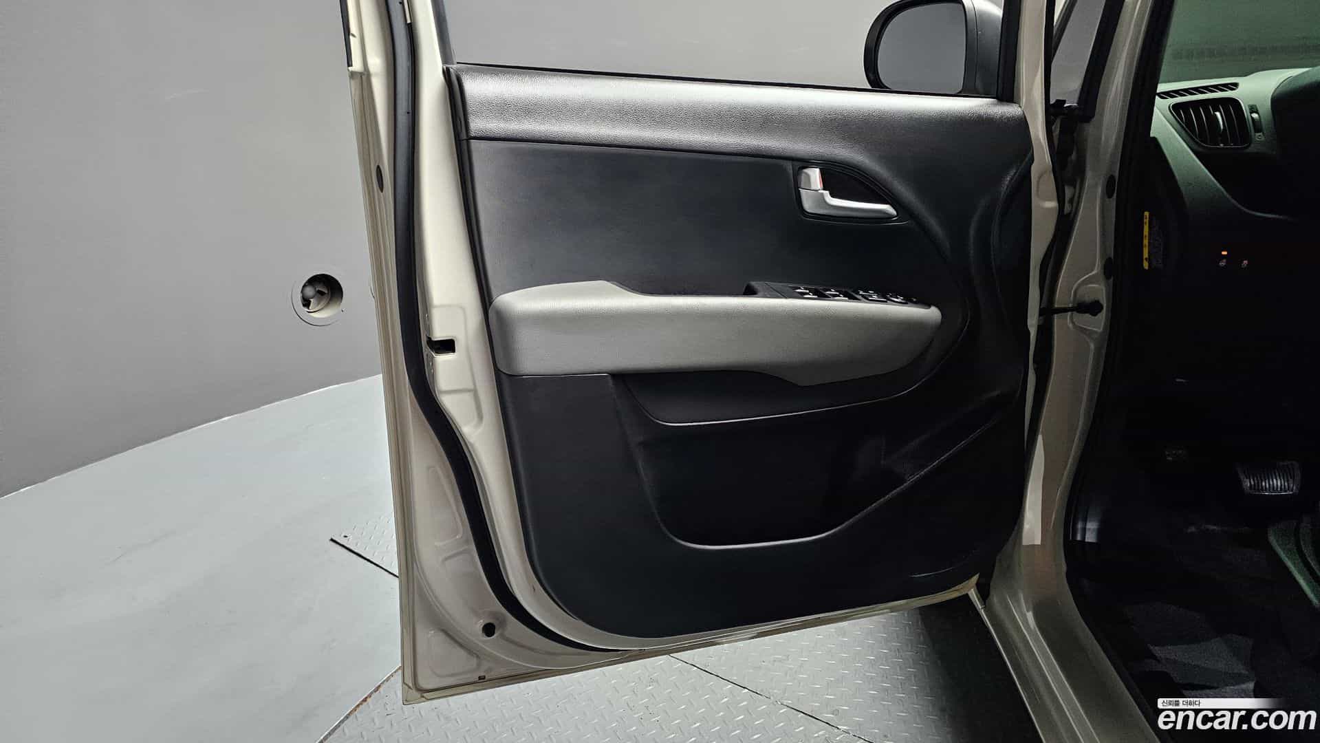 RAY Kia 2023.2-INNER-034