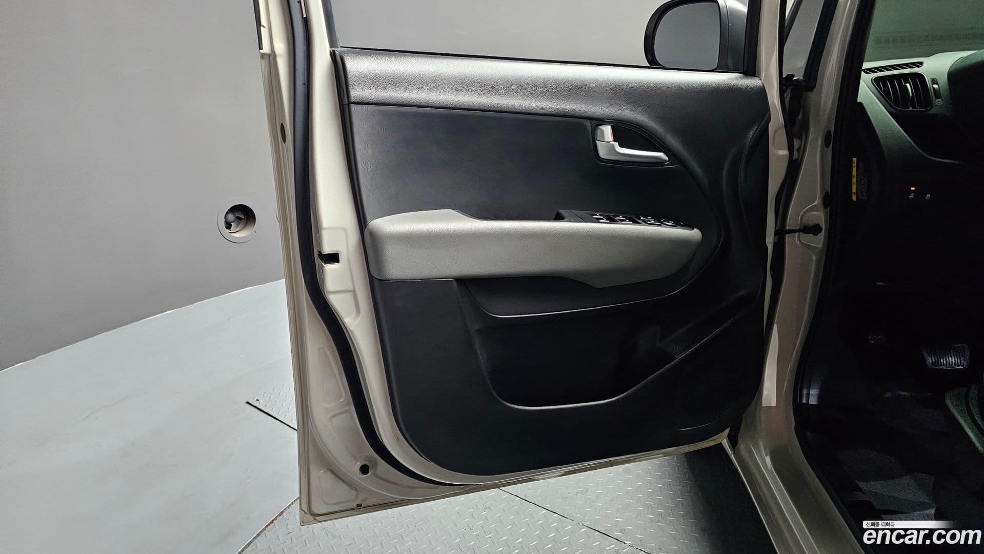 Main__Slider__Photo:RAY Kia 2023.2-23