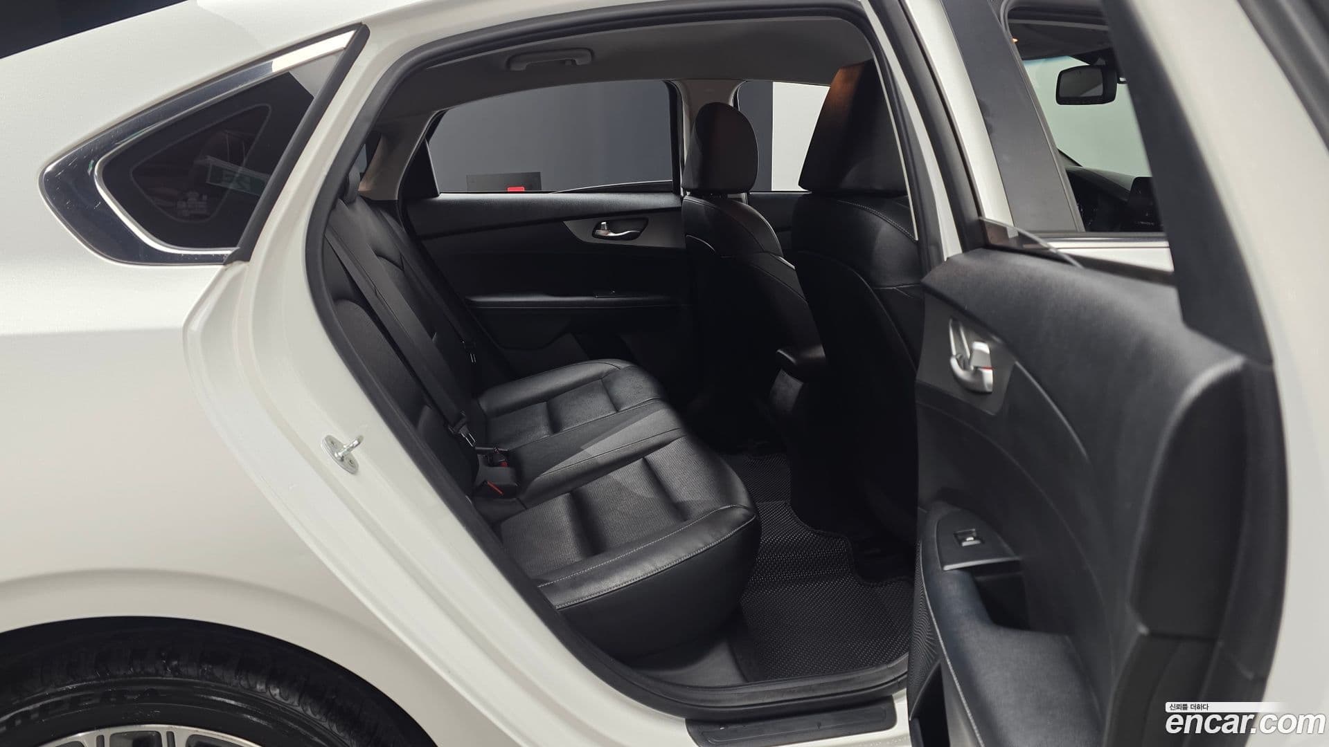 Main__Slider__Photo:K3 Kia 2020.10-10