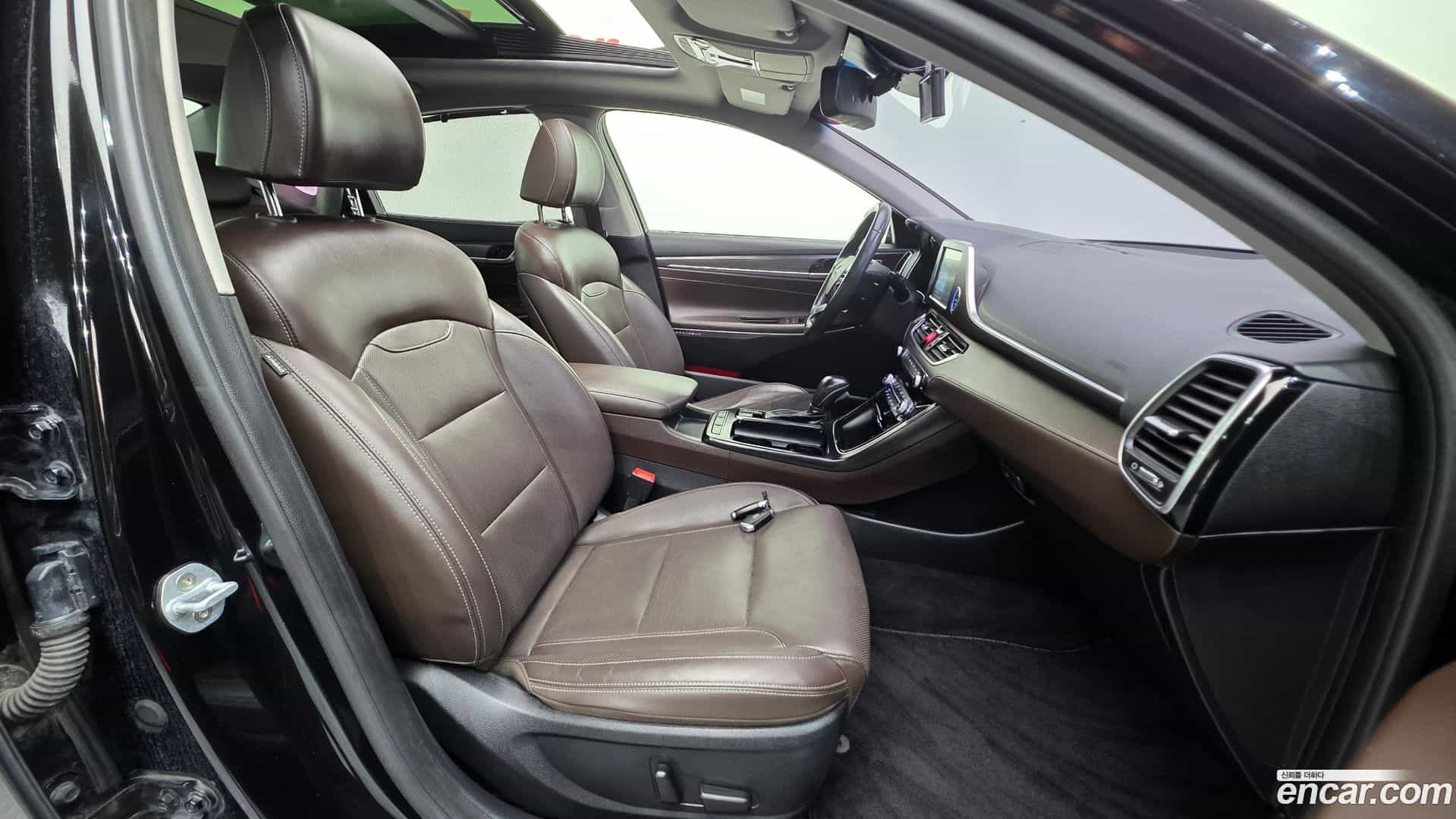 Grandeur Hyundai 2018.9-INNER-010