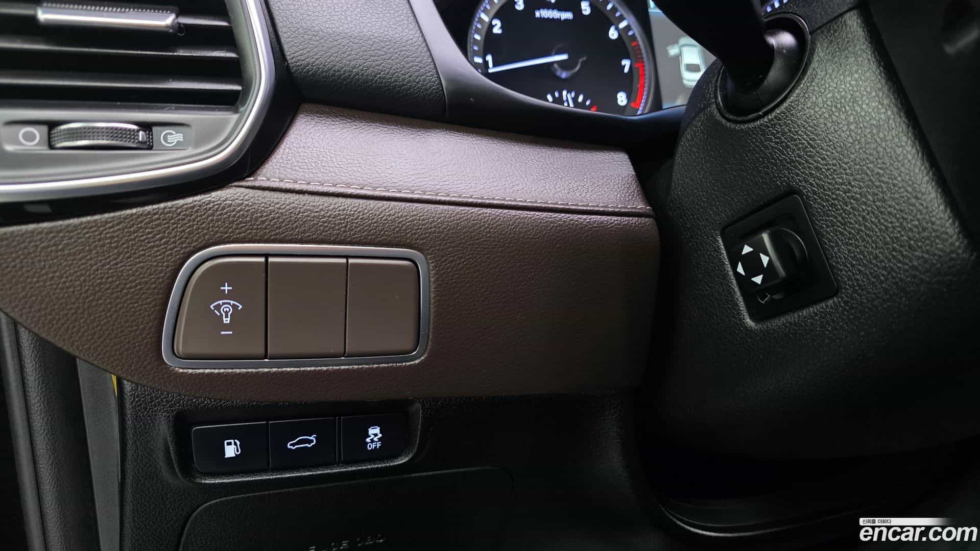 Grandeur Hyundai 2018.9-OPTION-017
