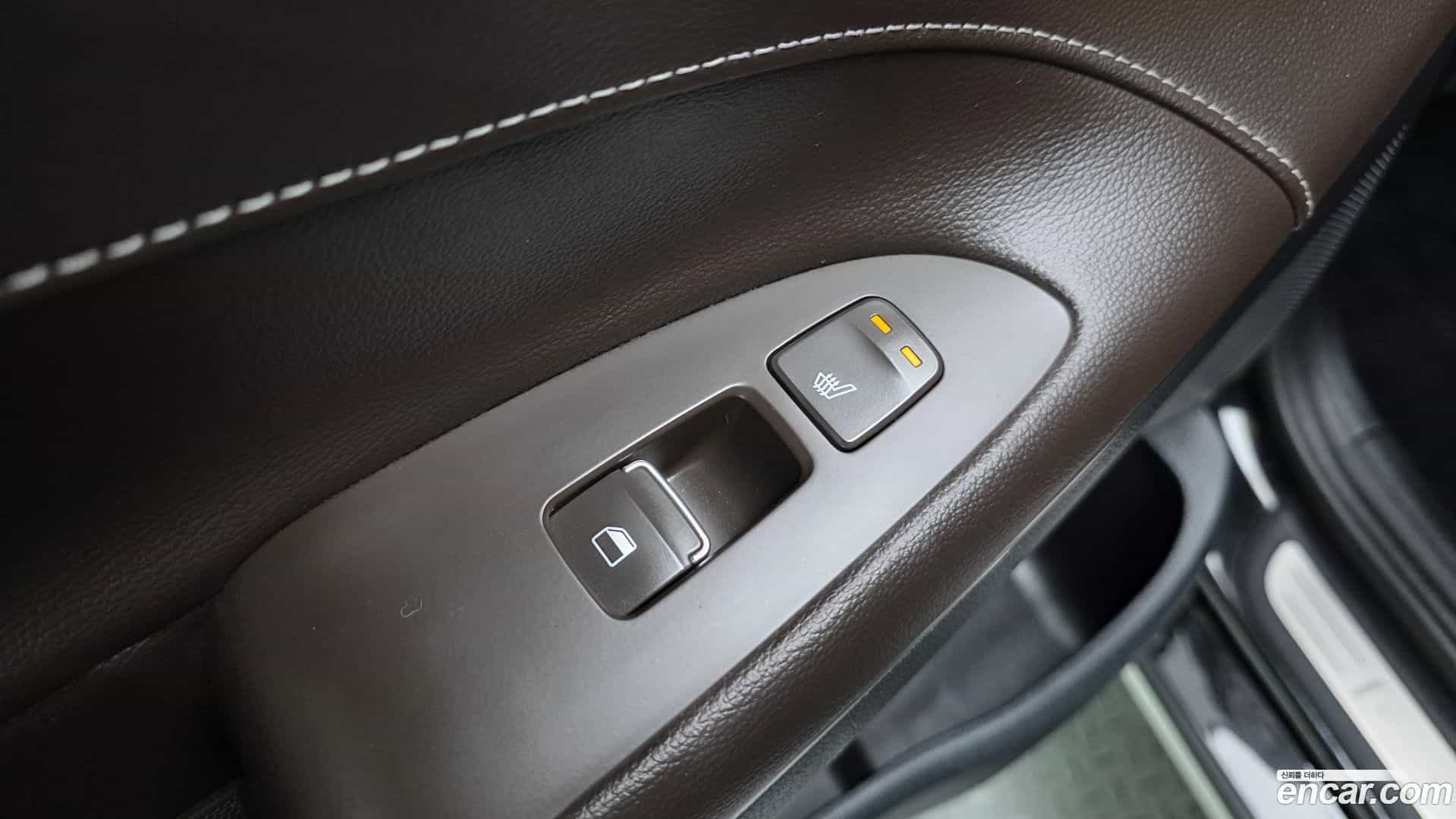 Grandeur Hyundai 2018.9-OPTION-023