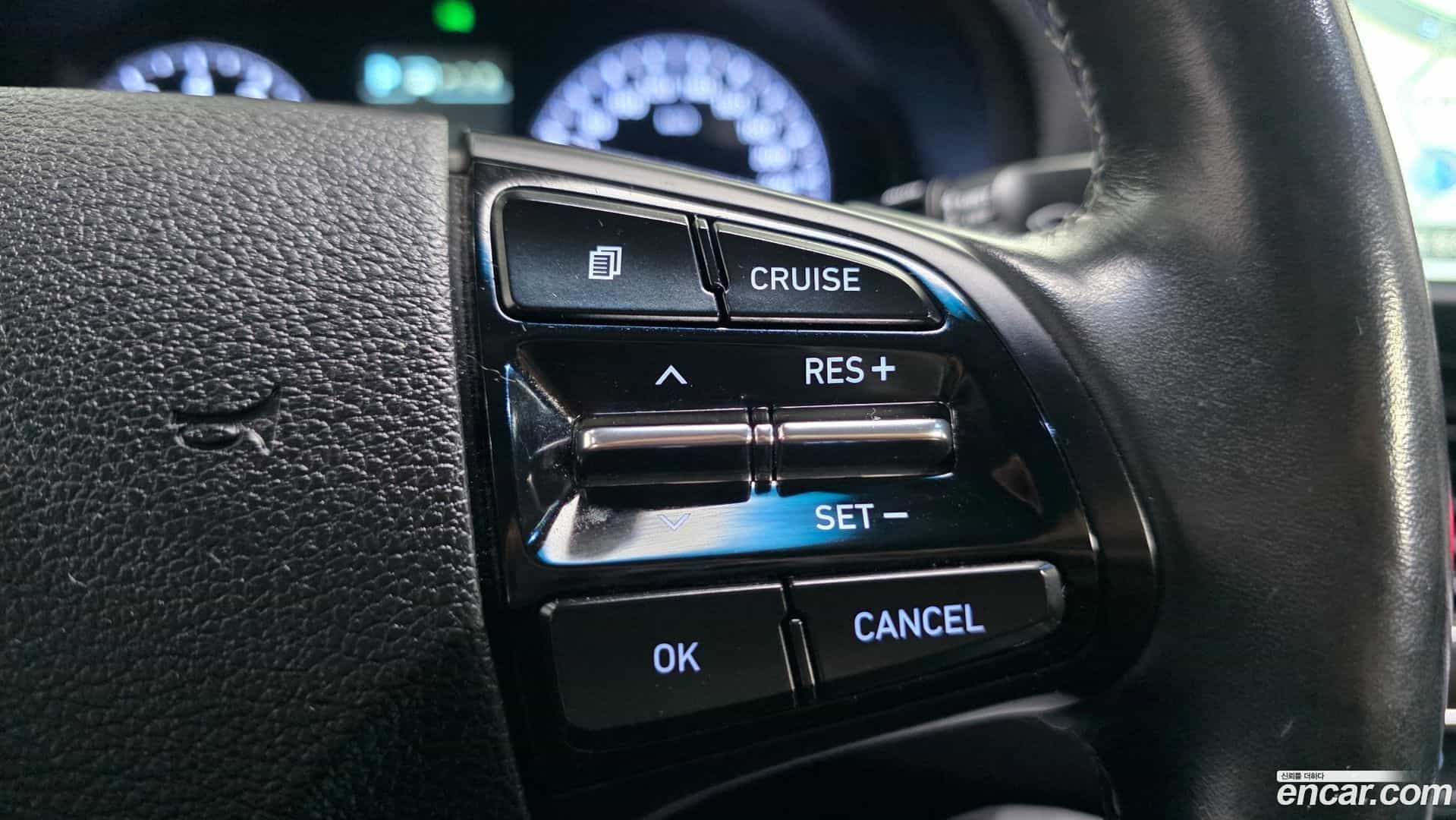 Grandeur Hyundai 2018.9-OPTION-041