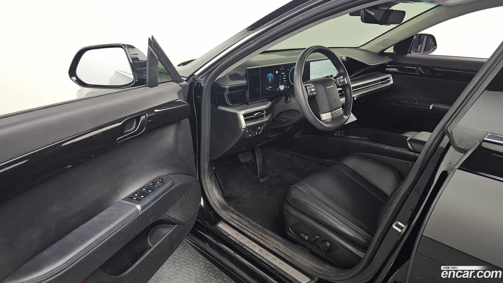 Grandeur Hyundai 2023.0-INNER-010