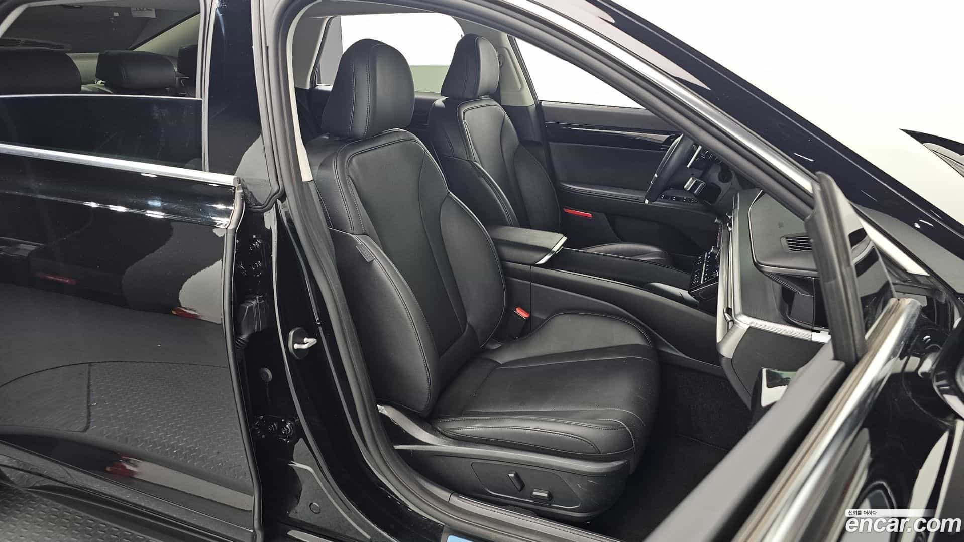 Grandeur Hyundai 2023.0-OPTION-016