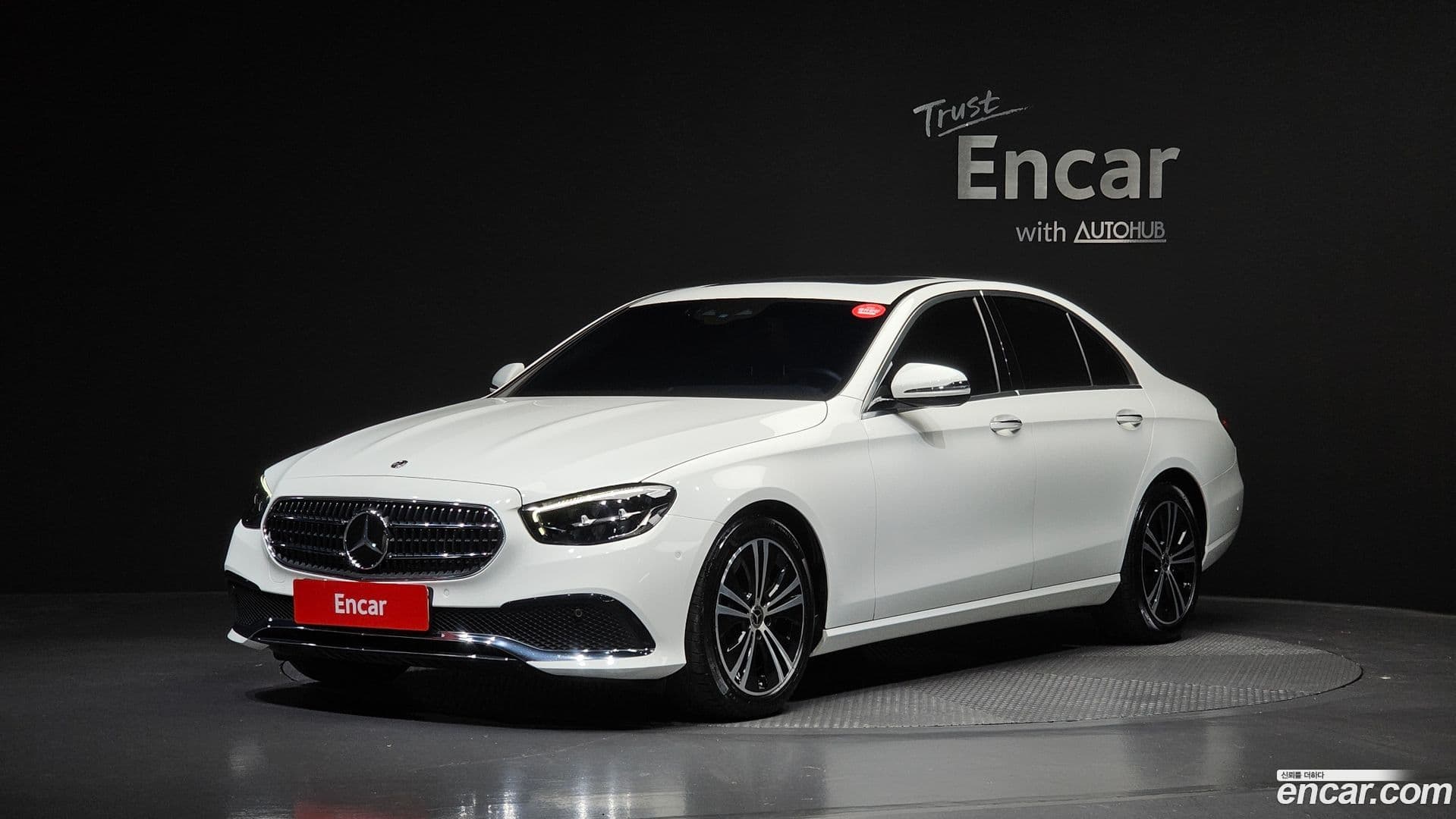 Main__Slider__Photo:E-Class Mercedes-Benz 2021.2-0