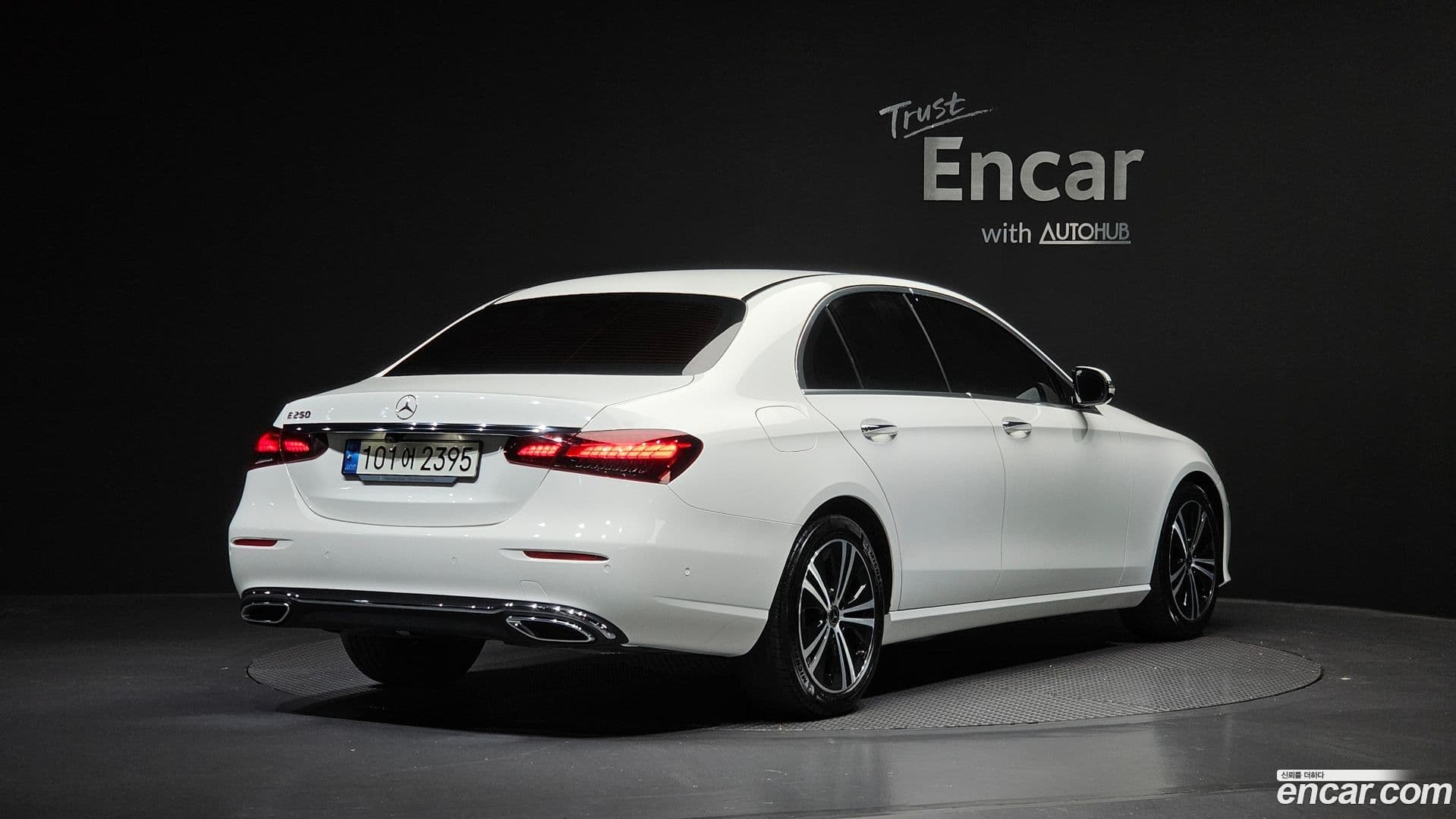 Main__Slider__Photo:E-Class Mercedes-Benz 2021.2-1