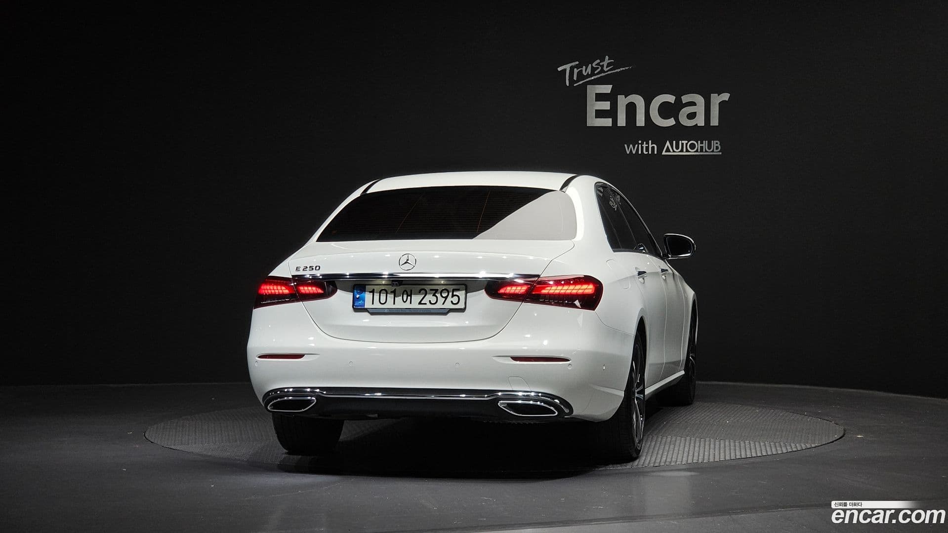 Main__Slider__Photo:E-Class Mercedes-Benz 2021.2-3