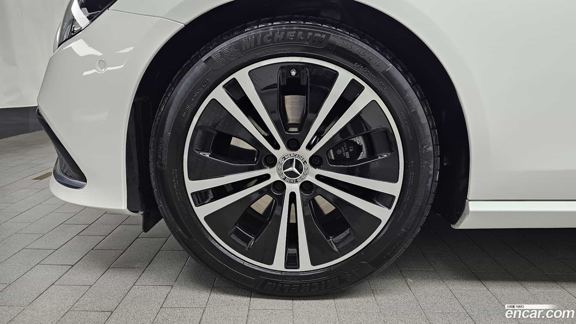 E-Class Mercedes-Benz 2021.2-OUTER-005
