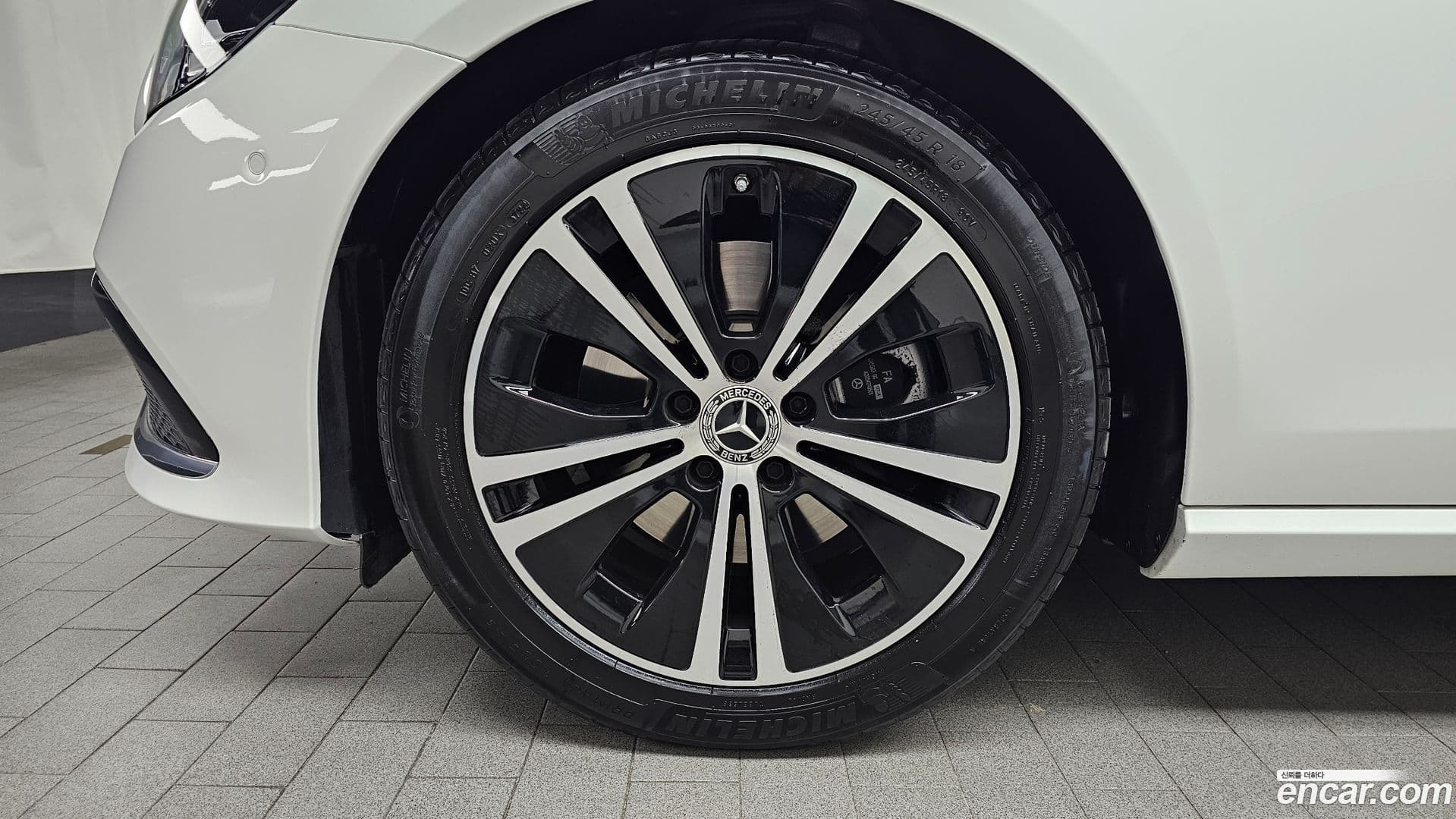 Main__Slider__Photo:E-Class Mercedes-Benz 2021.2-4