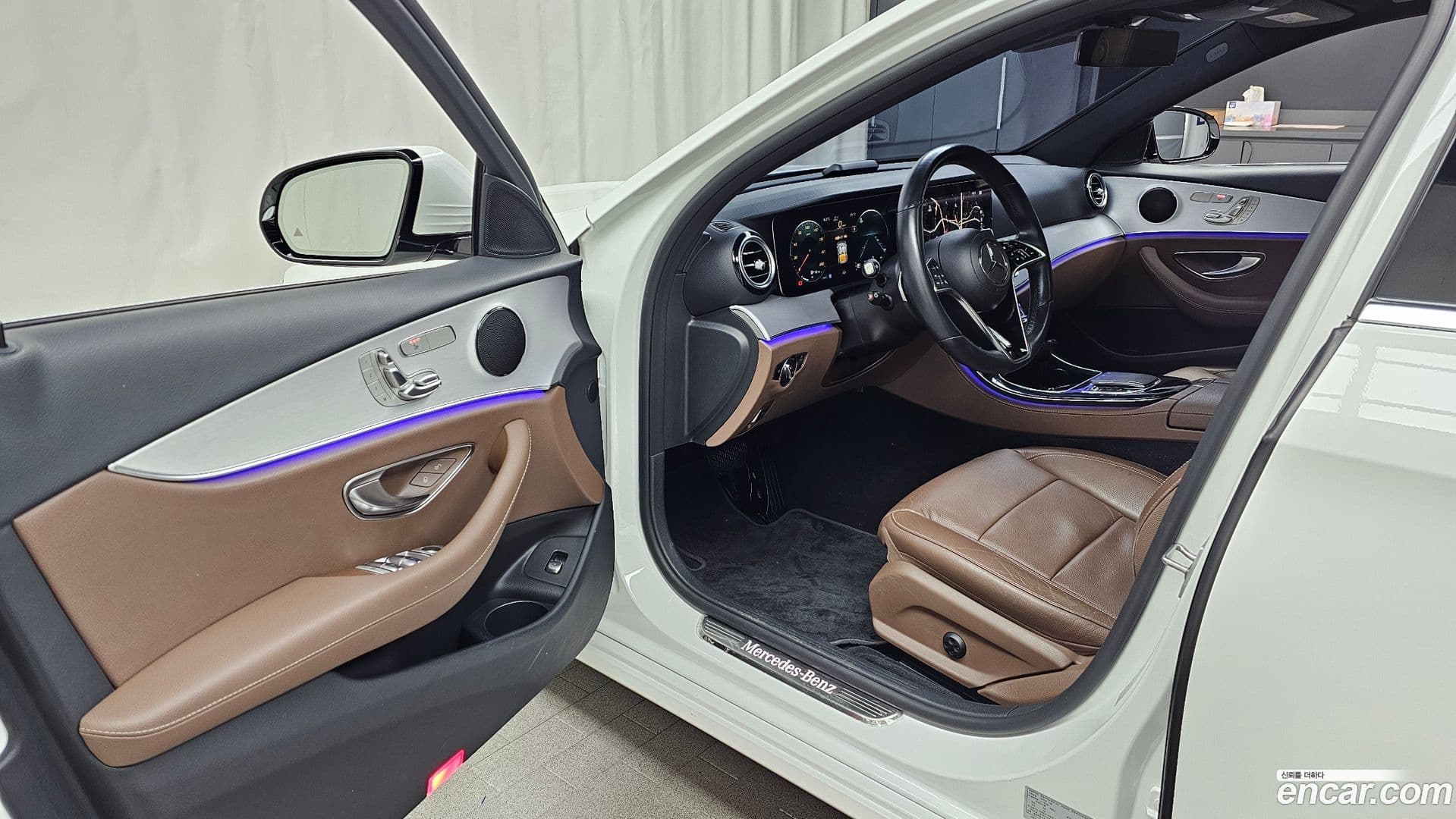 Main__Slider__Photo:E-Class Mercedes-Benz 2021.2-9