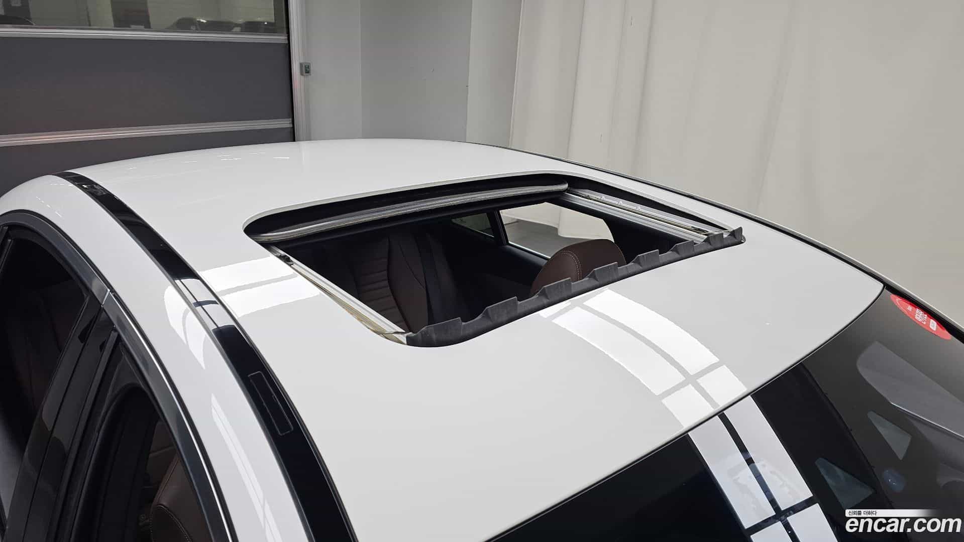 E-Class Mercedes-Benz 2021.2-OPTION-023