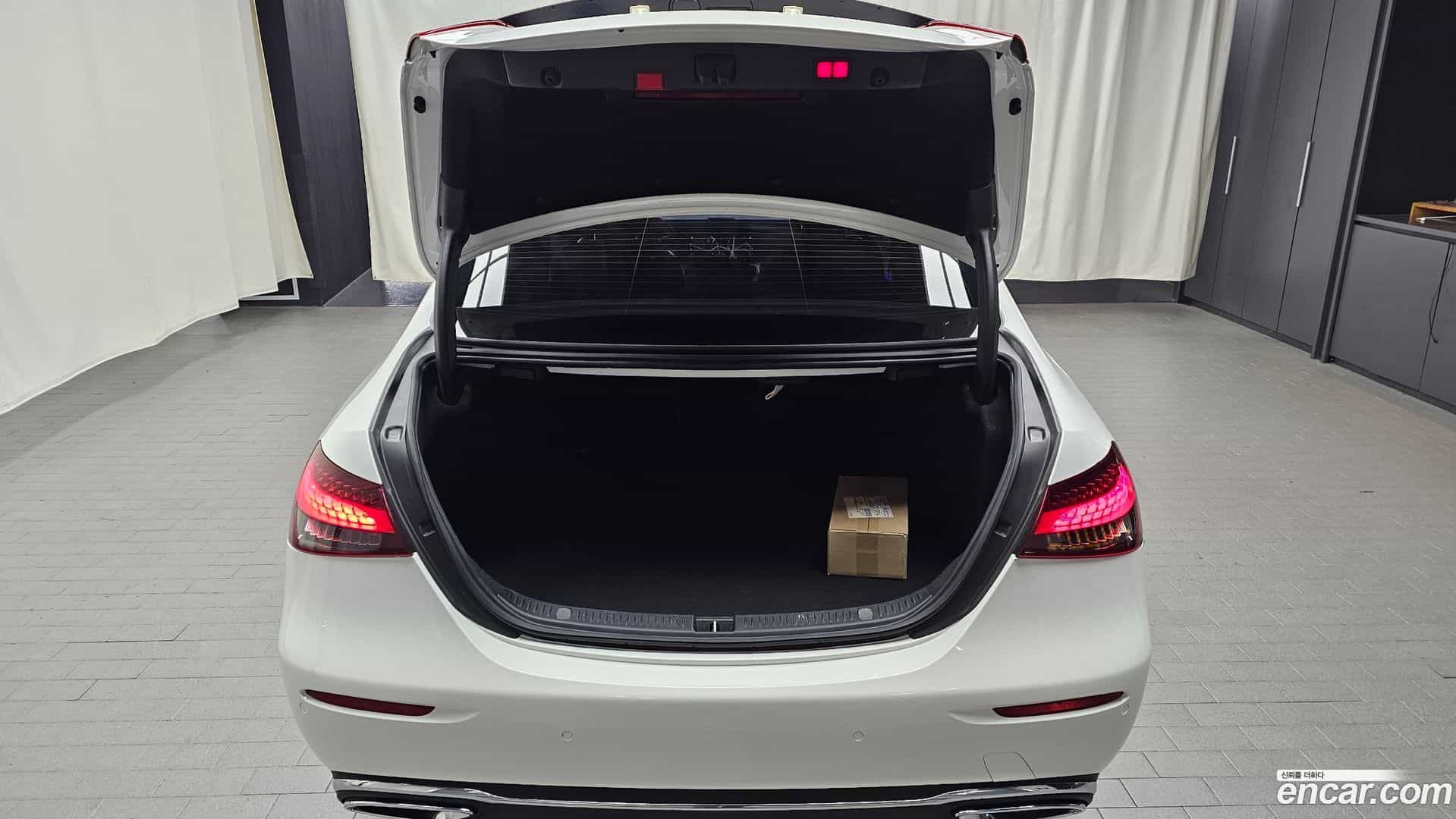 E-Class Mercedes-Benz 2021.2-OPTION-024