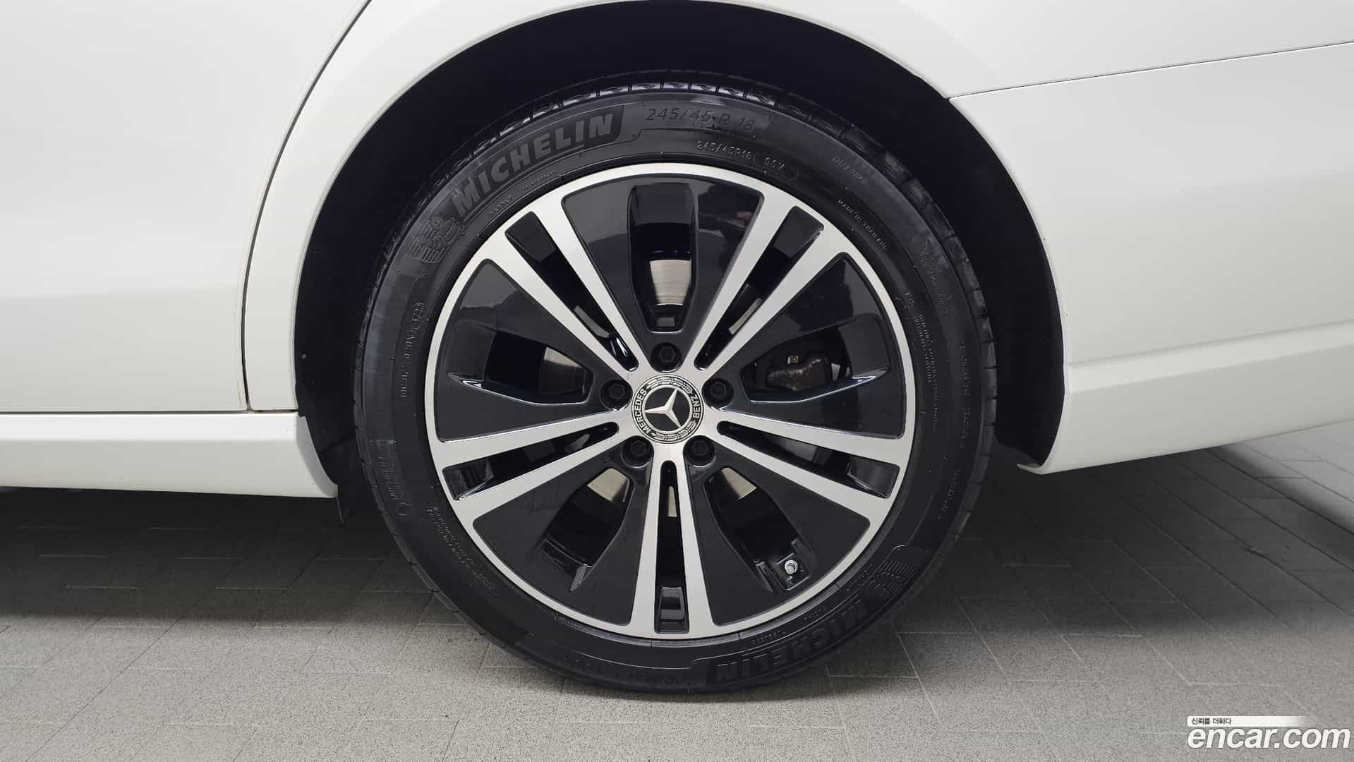 E-Class Mercedes-Benz 2021.2-OUTER-031