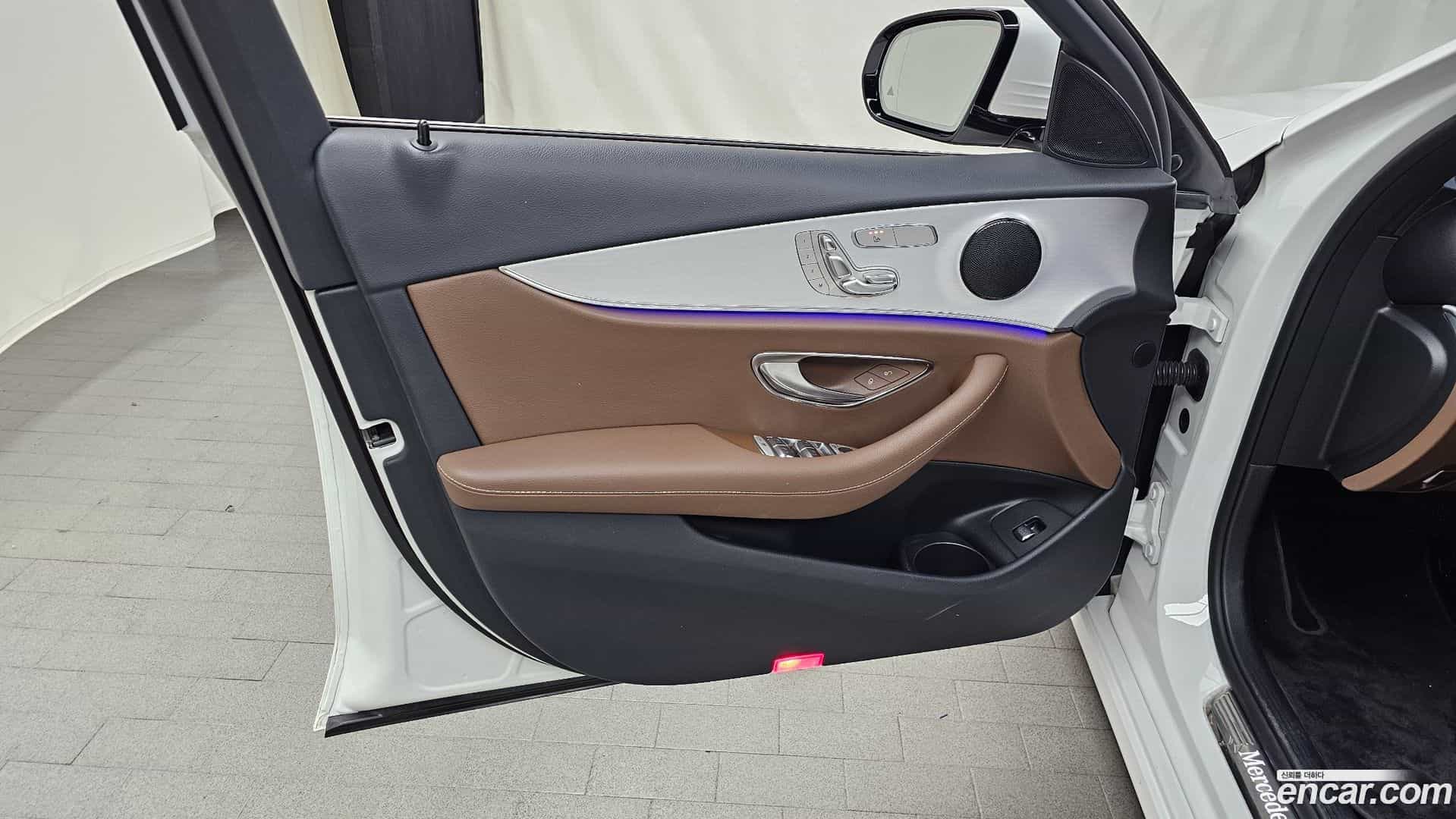 E-Class Mercedes-Benz 2021.2-INNER-034