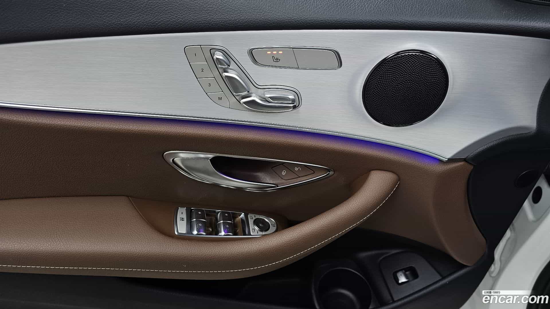 E-Class Mercedes-Benz 2021.2-OPTION-041
