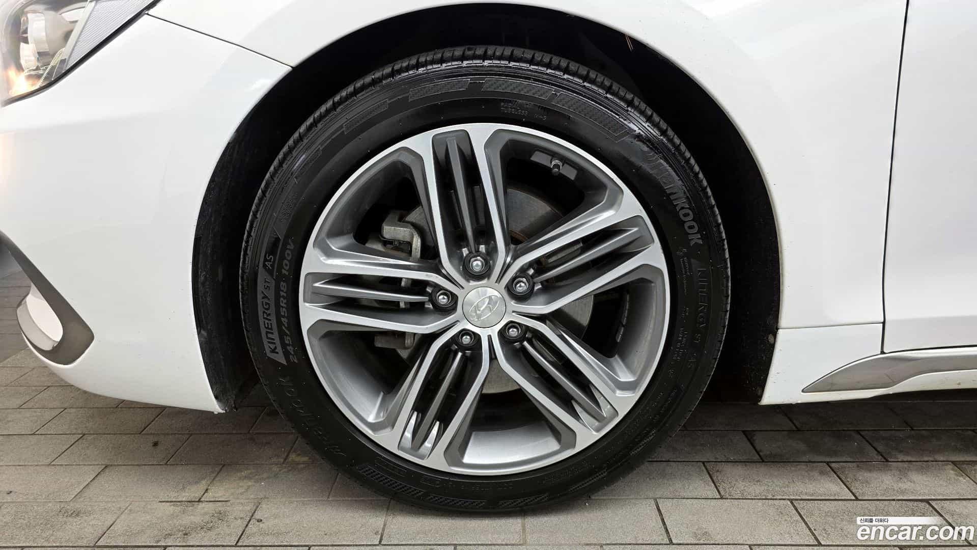 Grandeur Hyundai 2017.1-OUTER-005