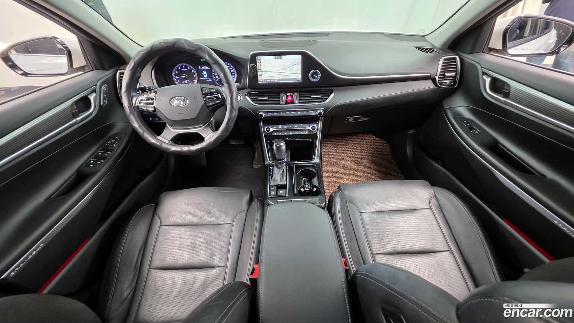 Grandeur Hyundai 2017.1-INNER-007