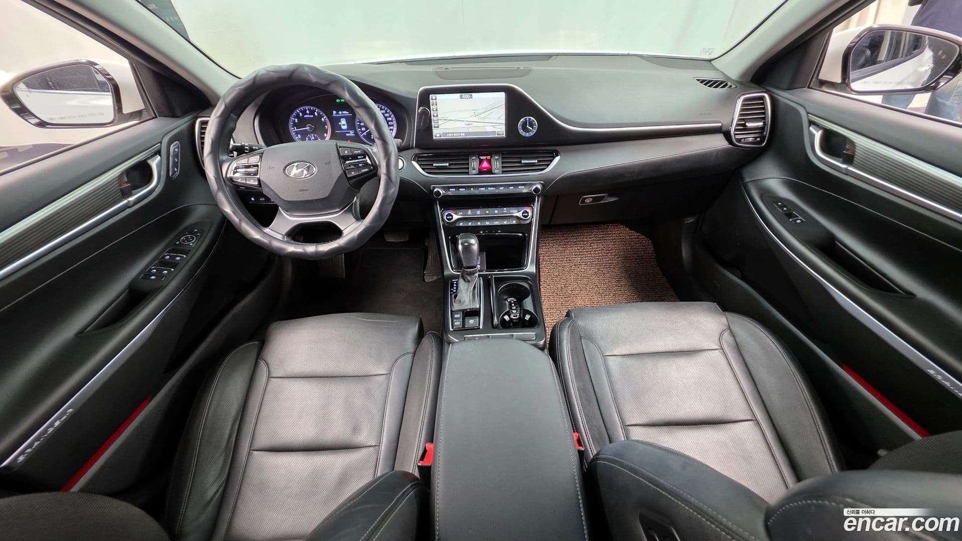 Main__Slider__Photo:Grandeur Hyundai 2017.1-6