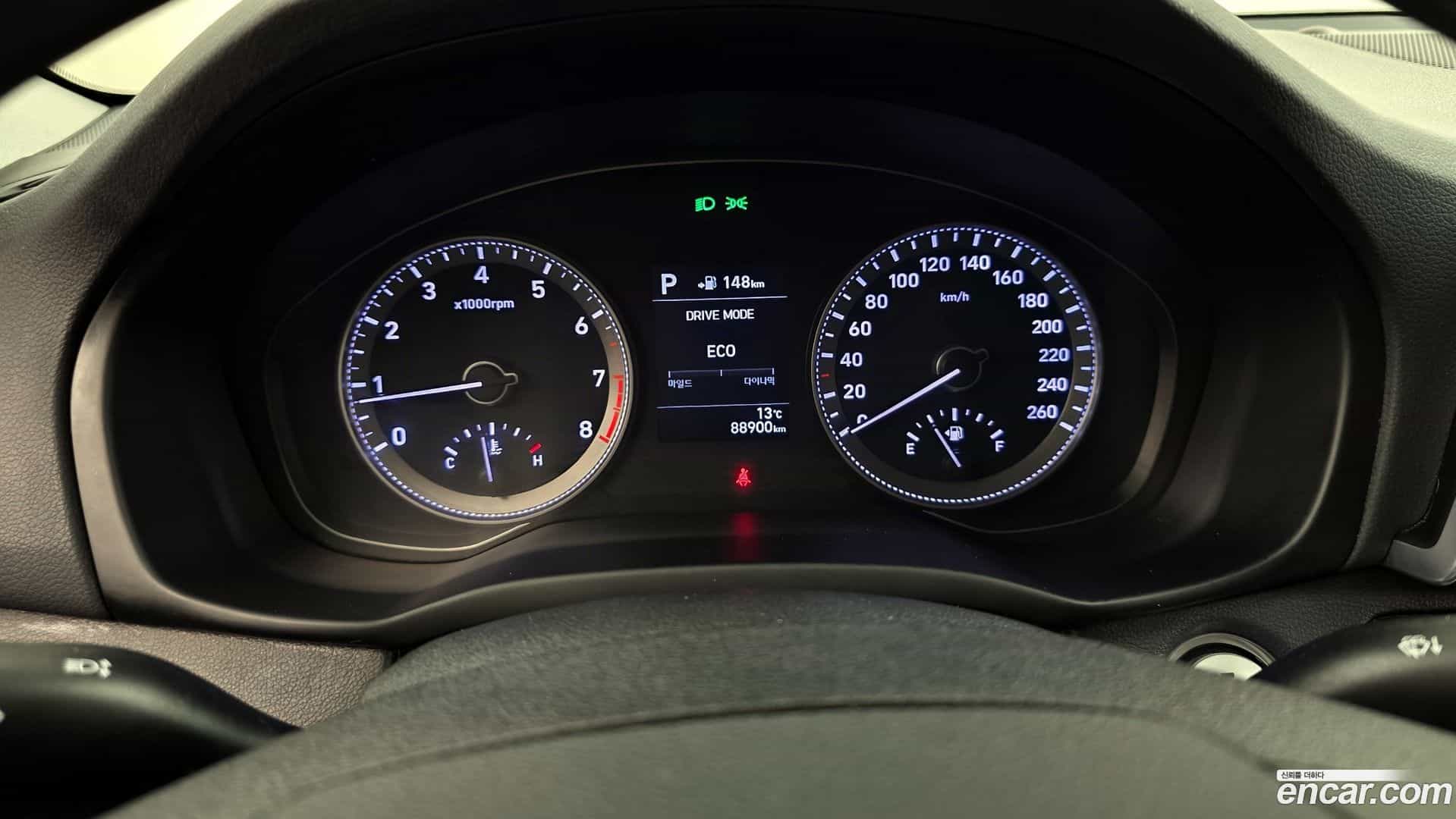 Grandeur Hyundai 2017.1-INNER-008
