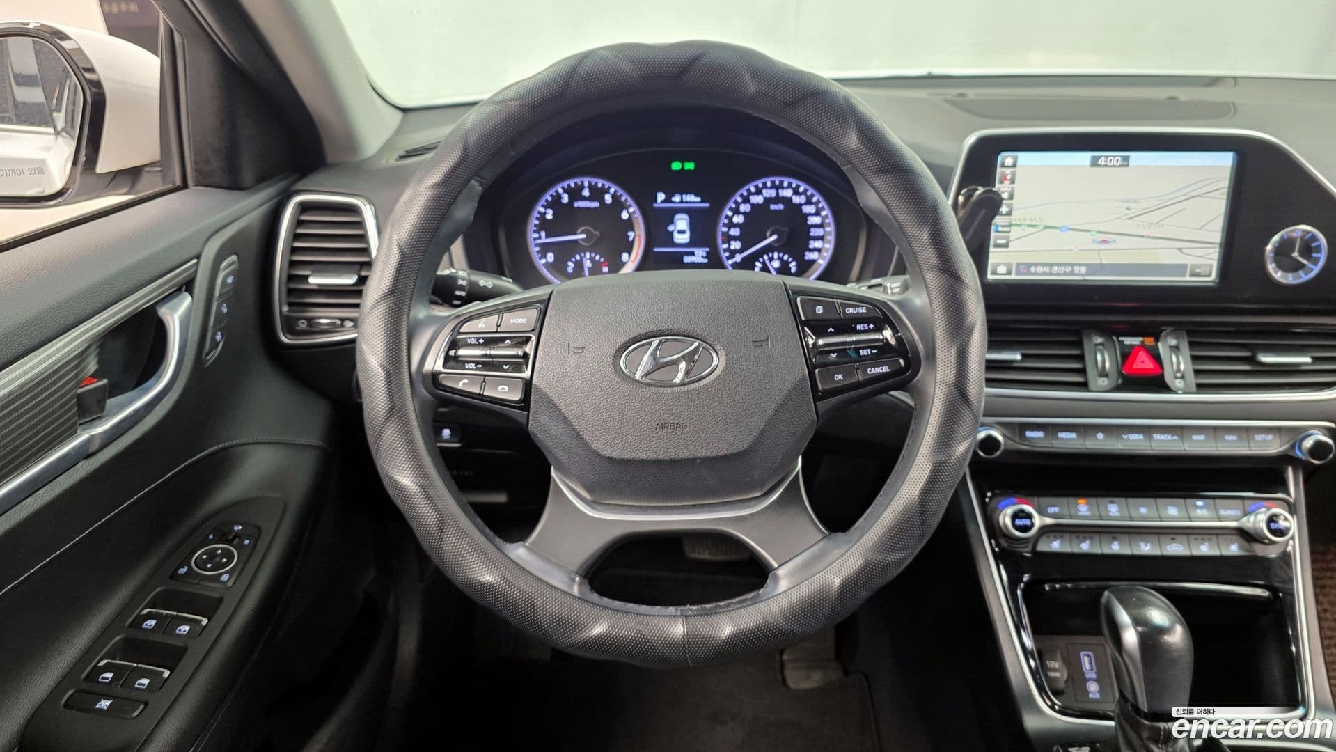 Main__Slider__Photo:Grandeur Hyundai 2017.1-12