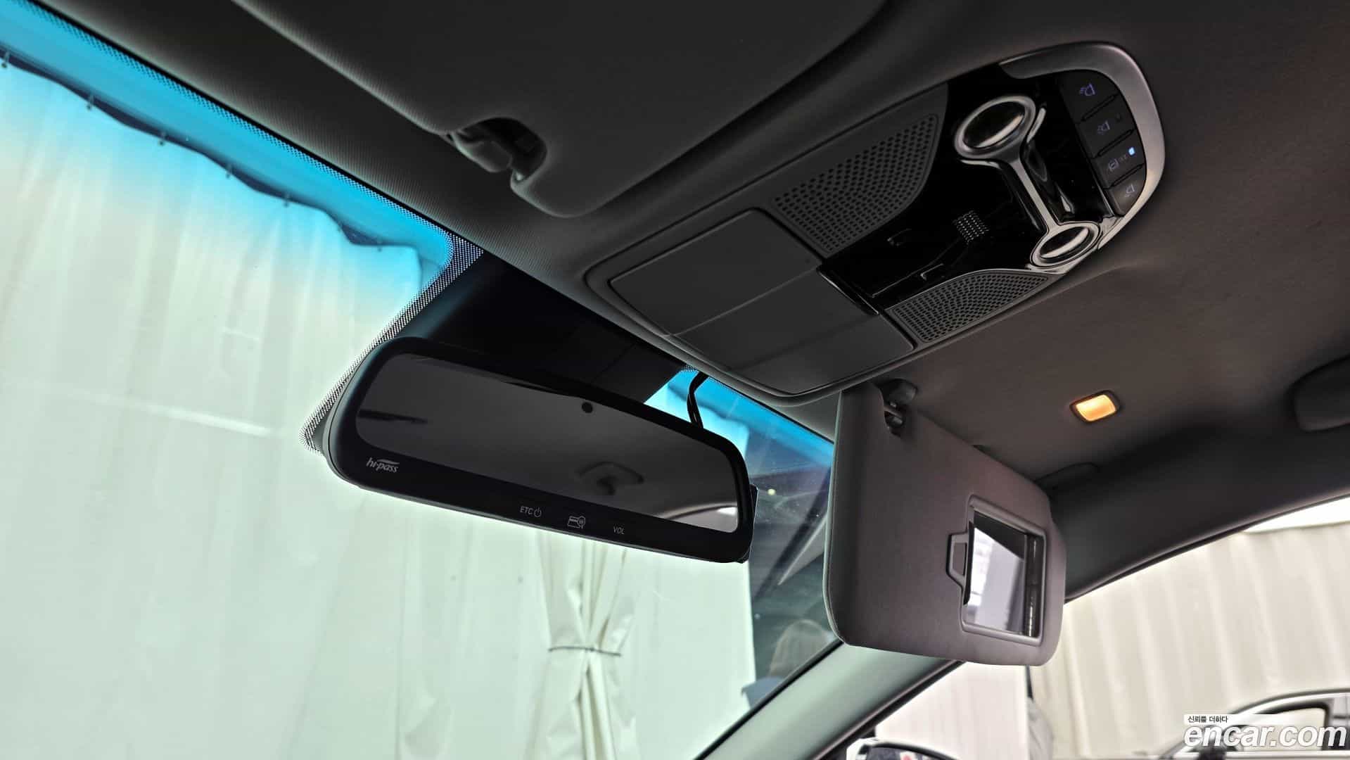 Grandeur Hyundai 2017.1-OPTION-022