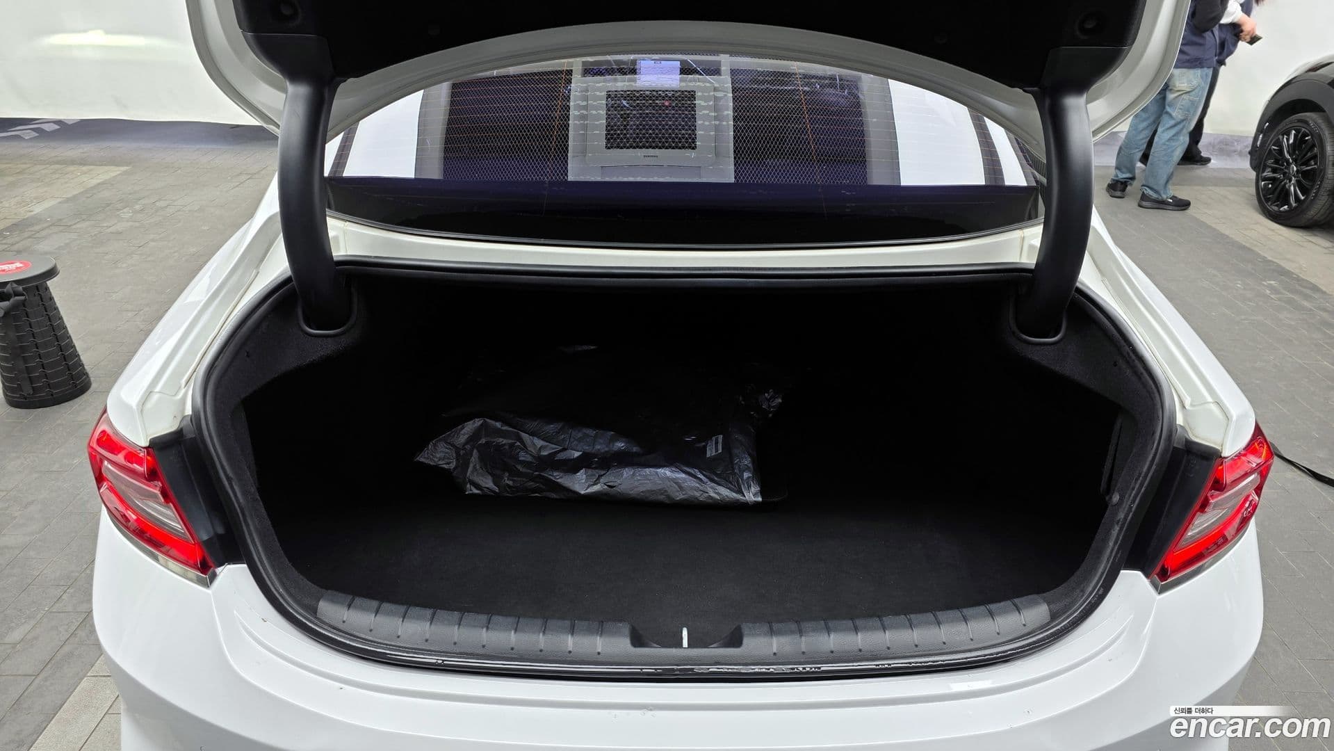 Main__Slider__Photo:Grandeur Hyundai 2017.1-19