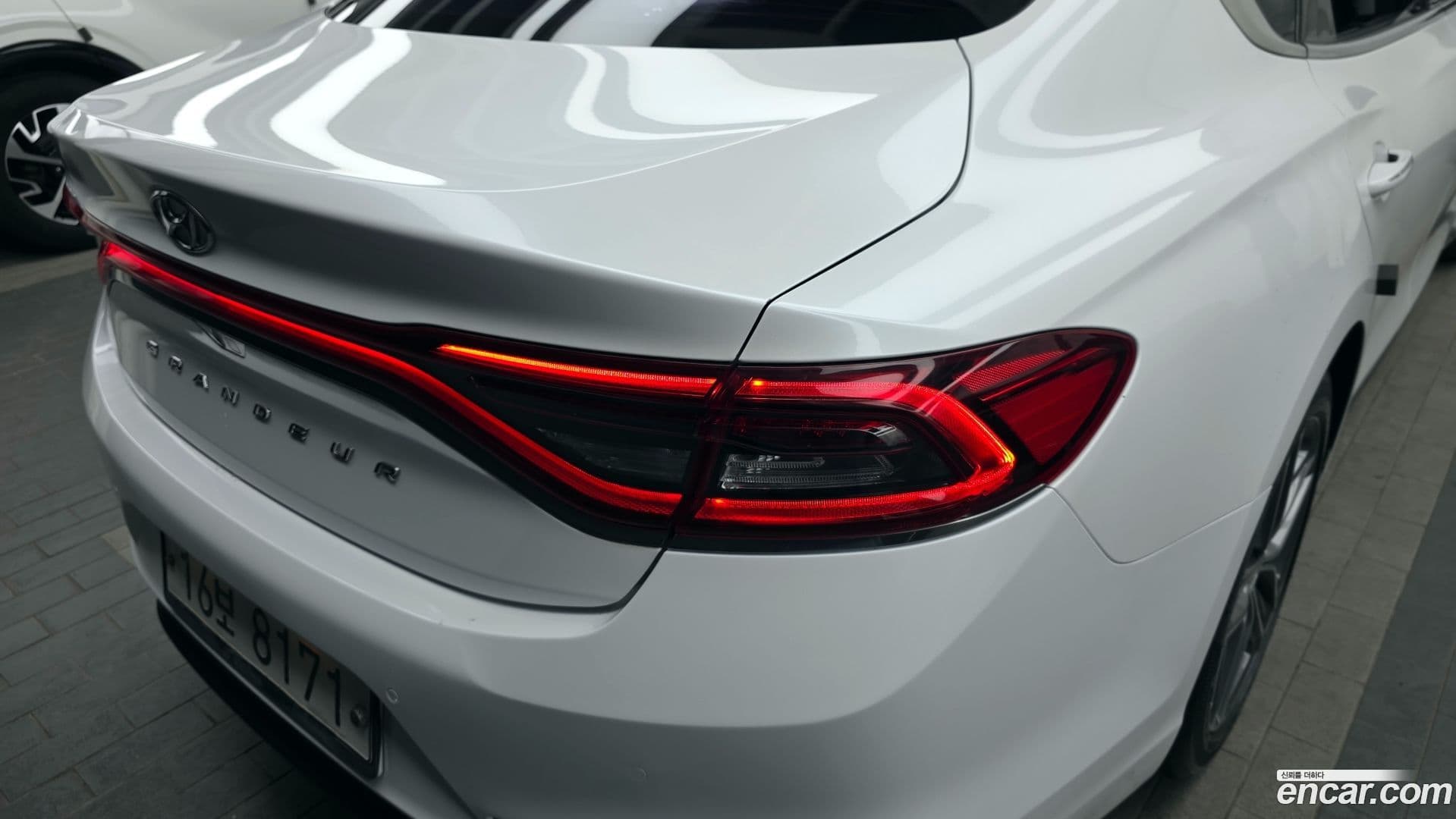 Main__Slider__Photo:Grandeur Hyundai 2017.1-22