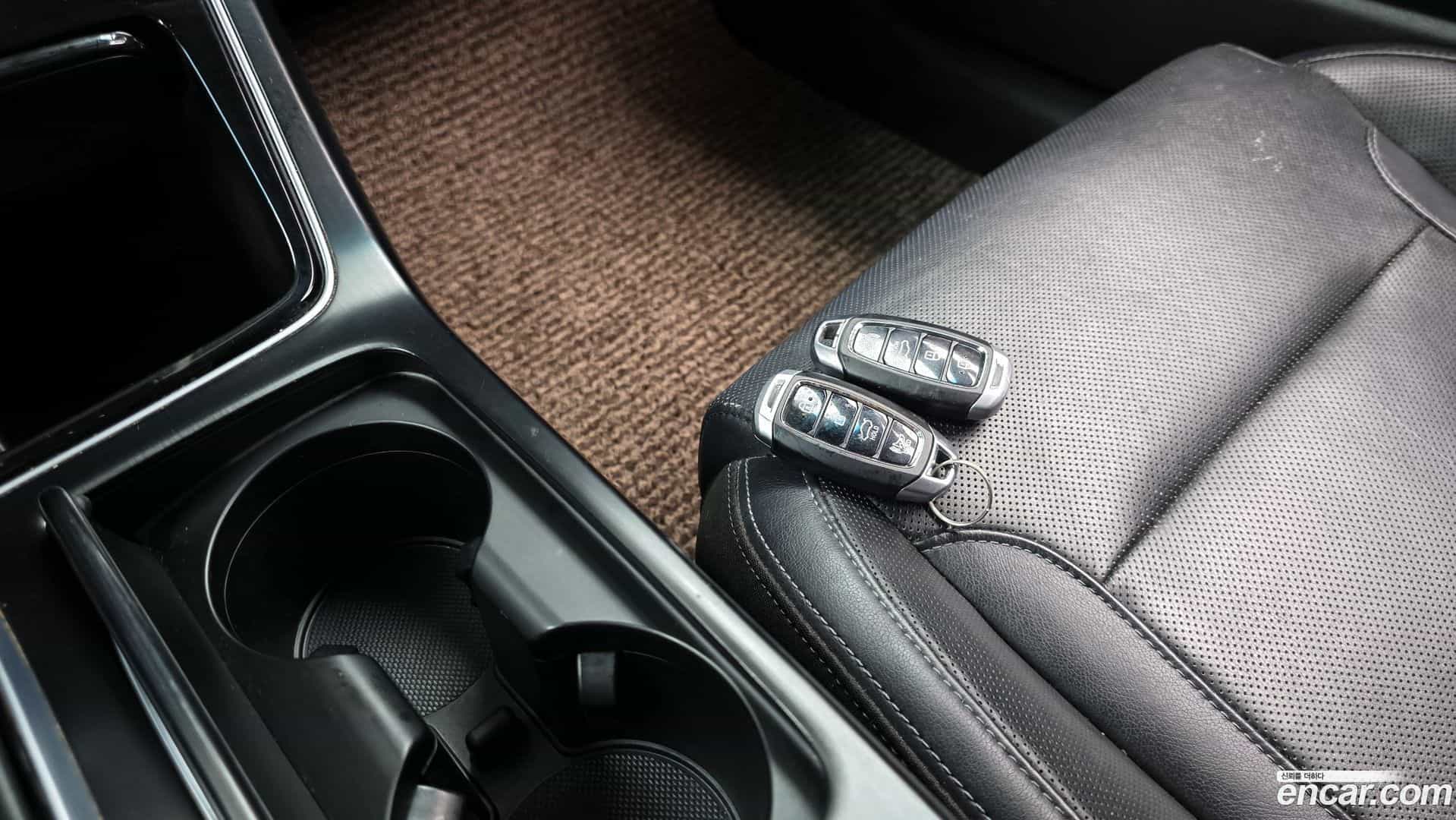Grandeur Hyundai 2017.1-OPTION-041