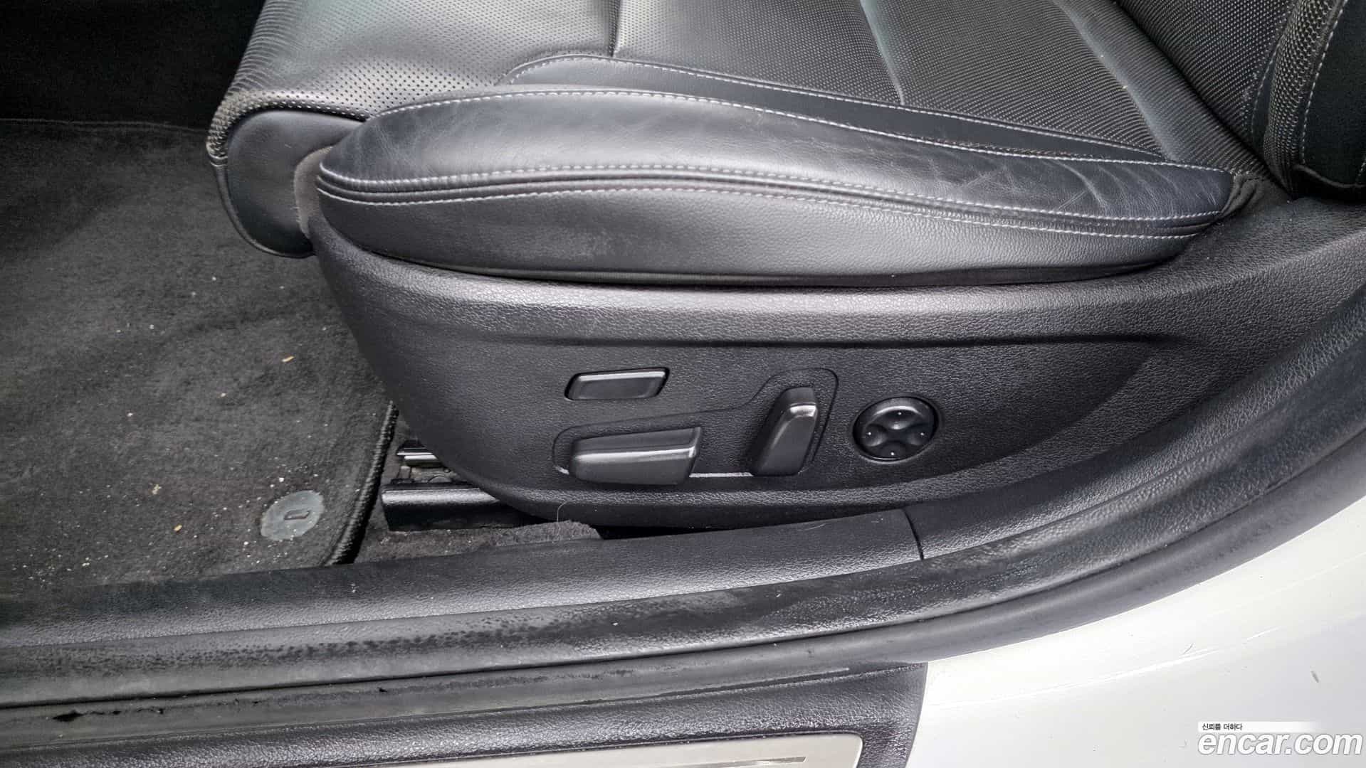 Grandeur Hyundai 2017.1-OPTION-044