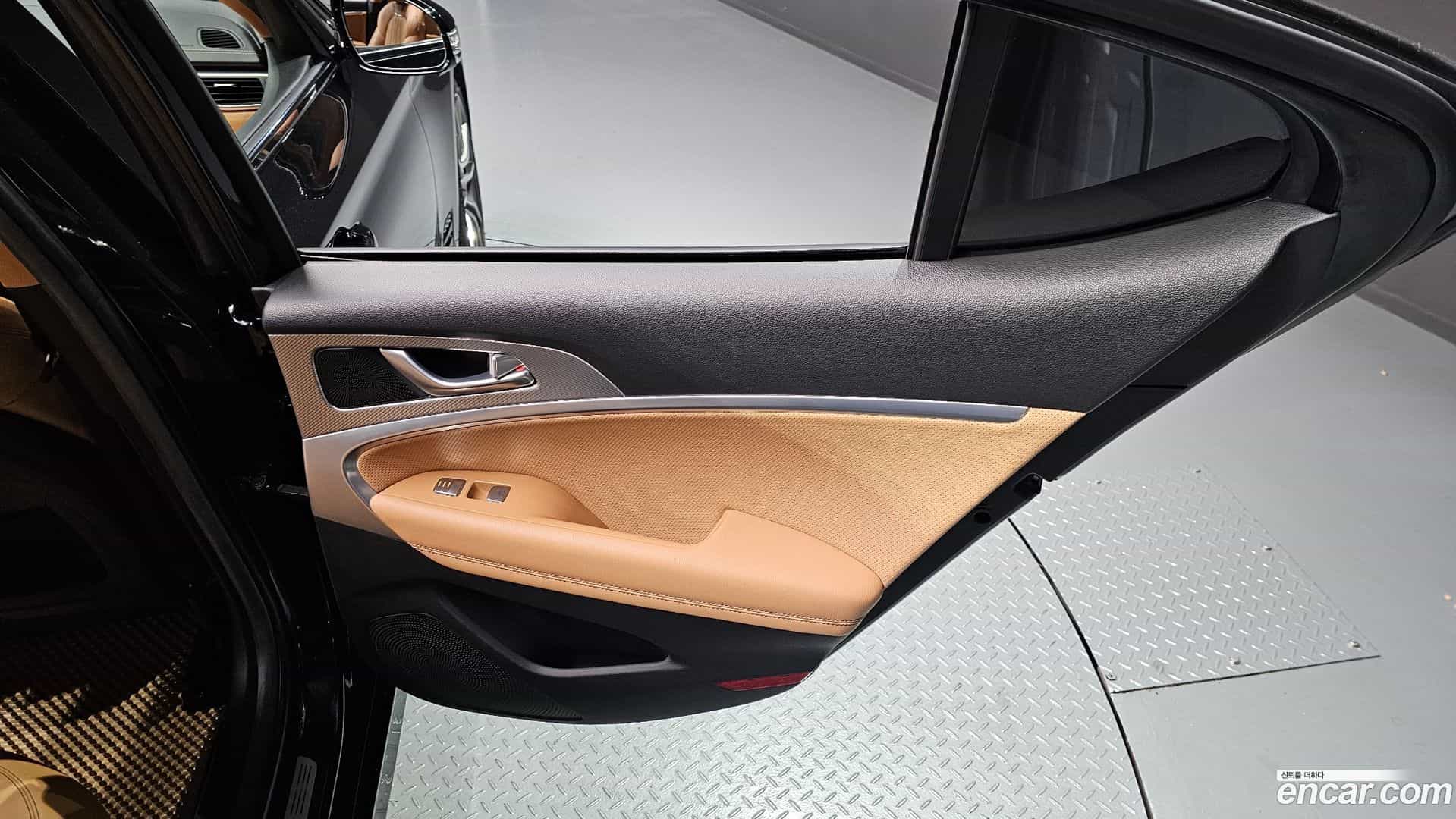 G70 Genesis 2021.11-INNER-035